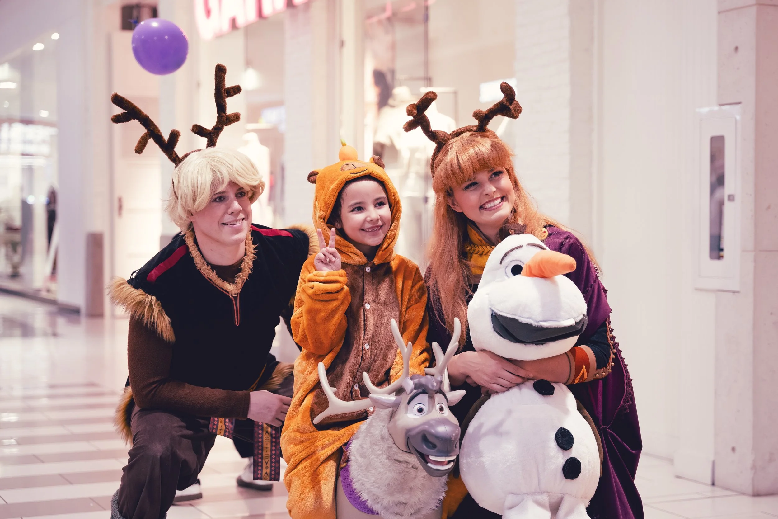 anna-frozen-elsa-olaf-business-holiday-party-character-entertainment.jpg