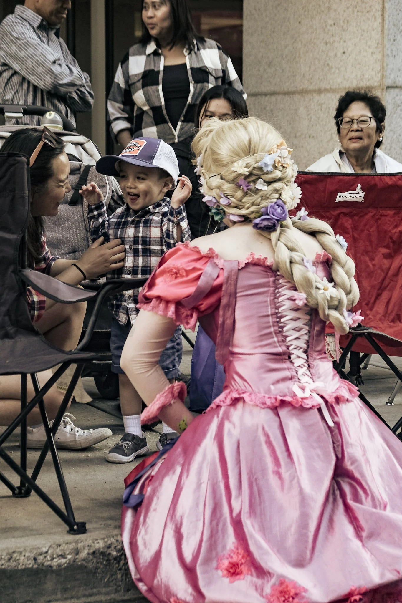 rapunzel-themed-childrens-birthday-party-performers.jpg