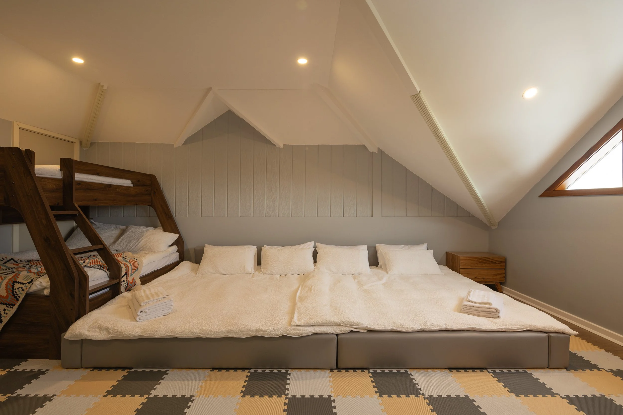 Sandalwood-Wei Studio_Cottage Interior__WEI1208.jpg