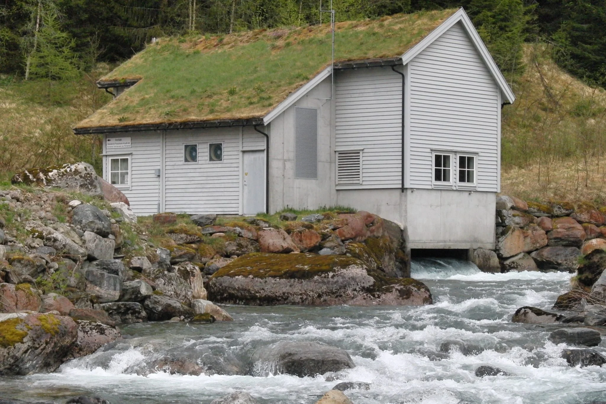 Kraftverket til Sandal & Fossheim kraftverk