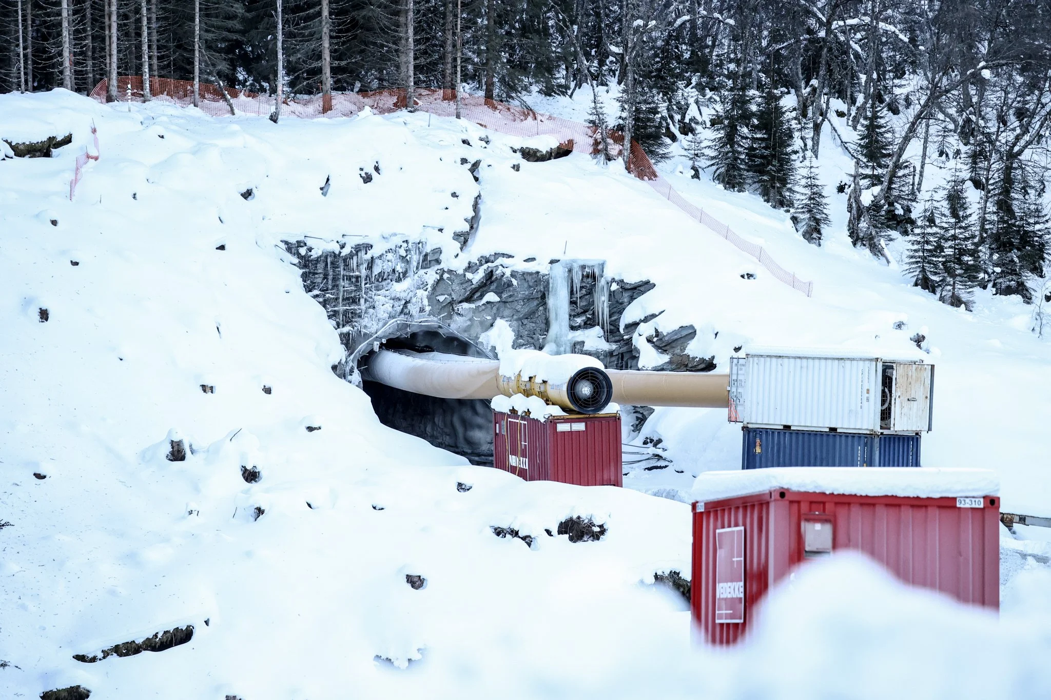 Tunnel i åfet