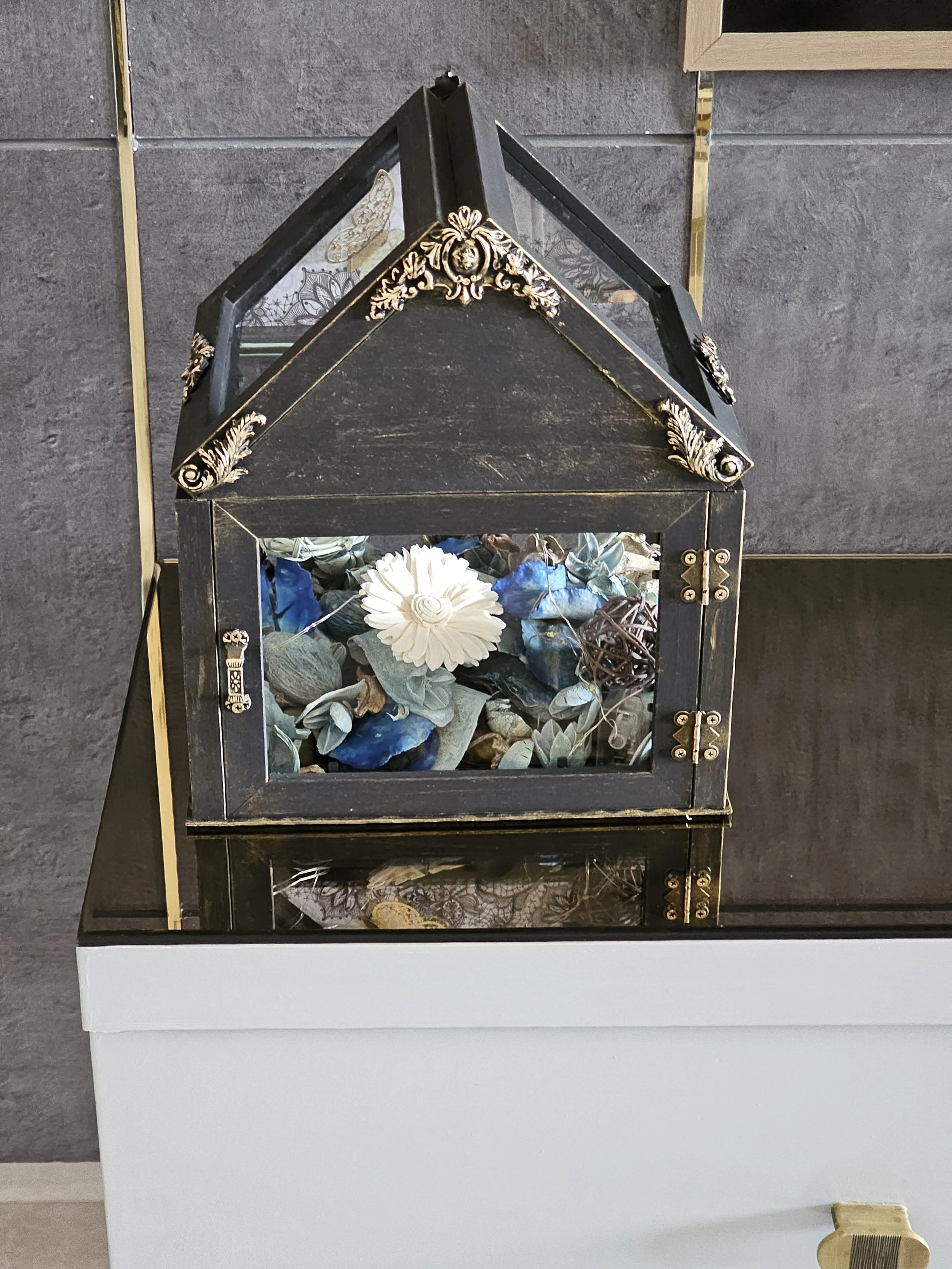 mini glass house - display box