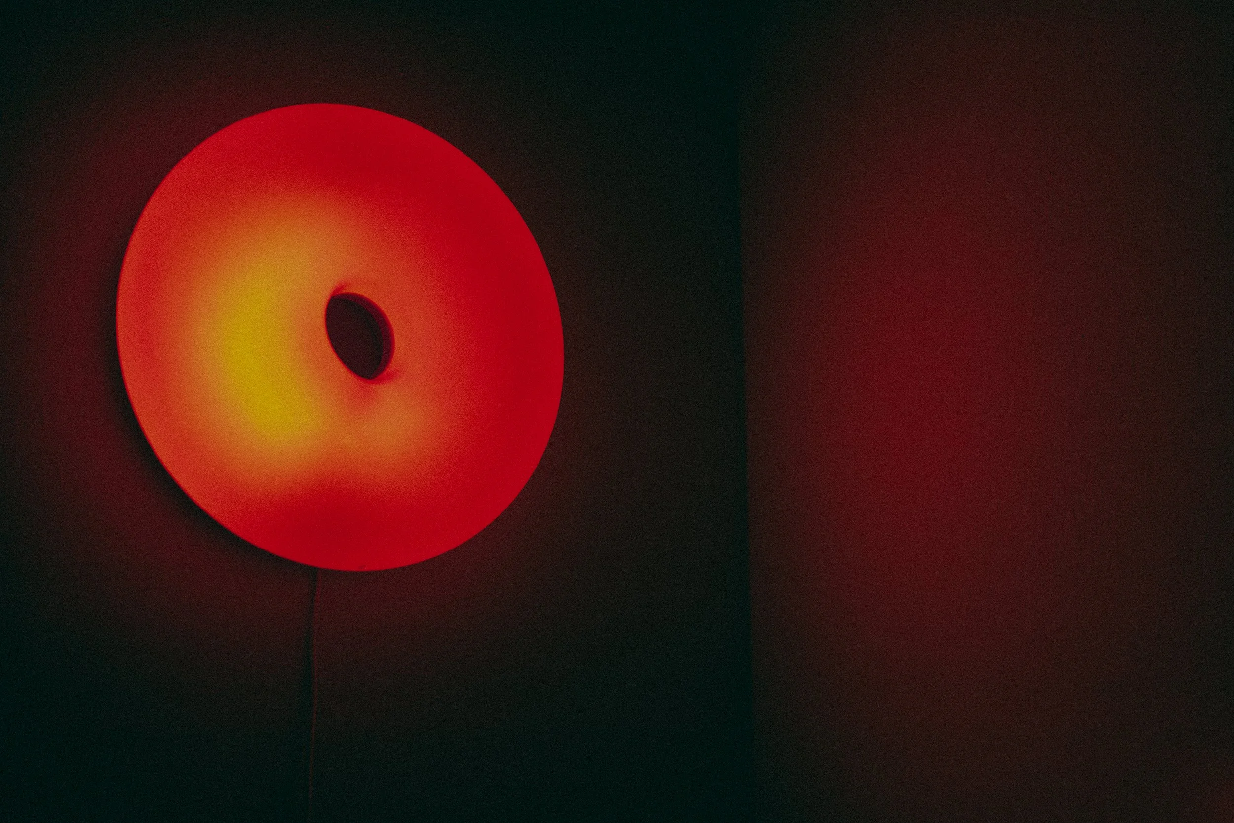 Come angeli condannati all'Inferno da Dio..