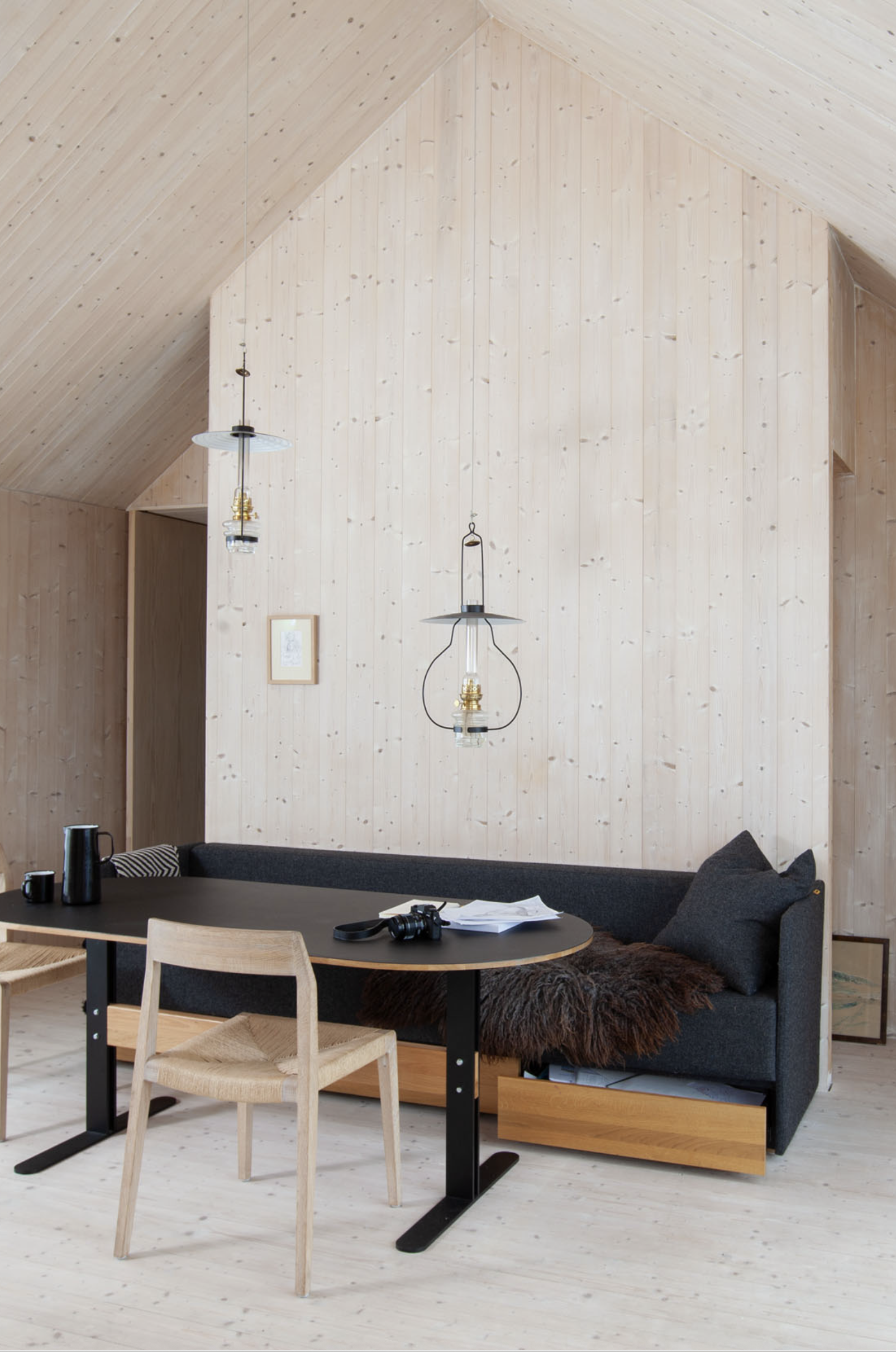 Ull & Tre Dining Sofa