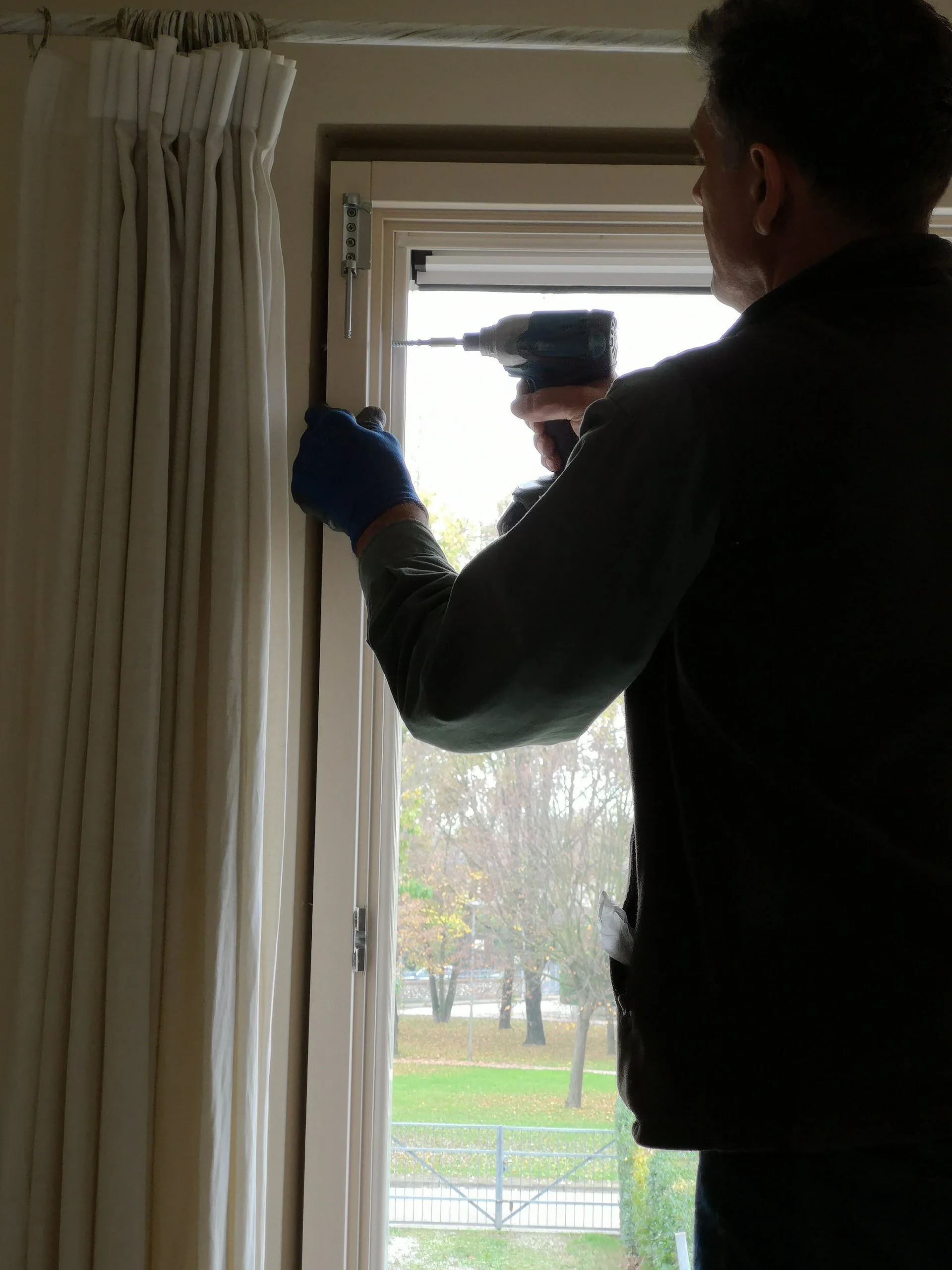 Progettazione e installazione finestre in legno su misura a Mantova