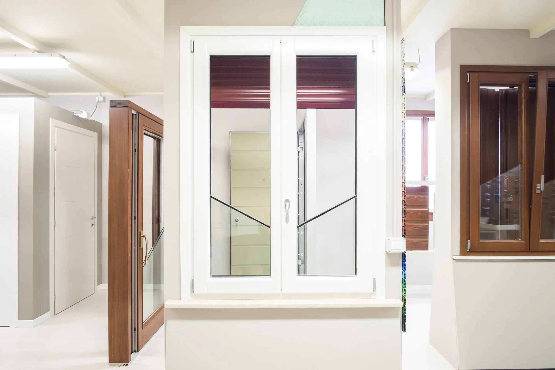 Progettazione e installazione finestre in legno su misura a Mantova