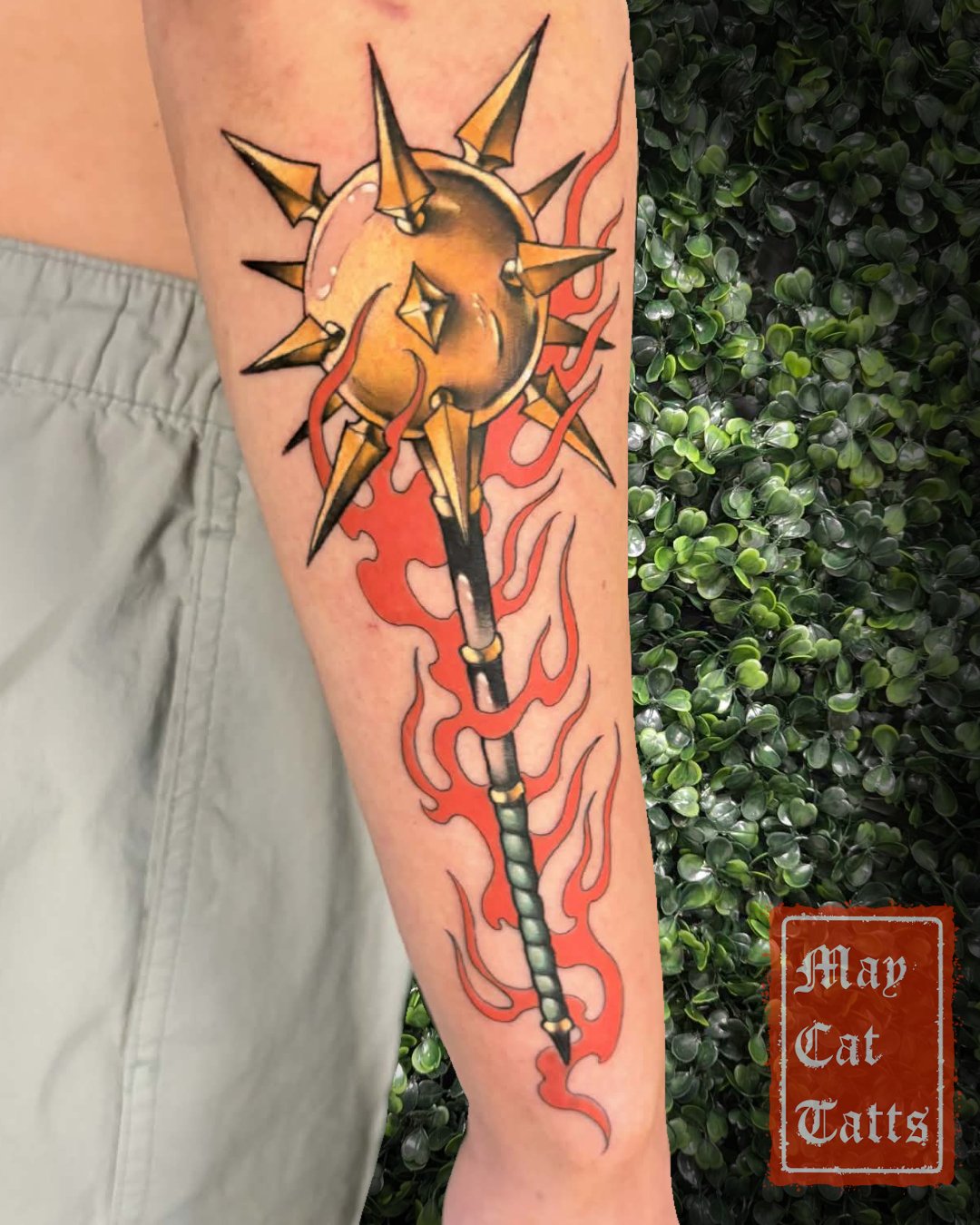 💥BAM!💥
Here's a flamin' badass mace from one of my pre-drawn designs for the one and only @mikifortune !
It always makes my day when I get requests for weapons or antique objects, more please!!!Weather it's a weapon from an anime/video game or a cr