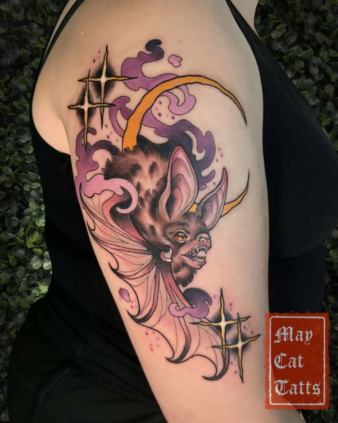 🌙Midnight battus in all its pug nosed glory!🌙

2026 has started off strong with this cheeky little guy hehe

This is one of my pre-drawn designs that I created early last year with a more simple colour palette. Purples, yellows and soft muted pinks