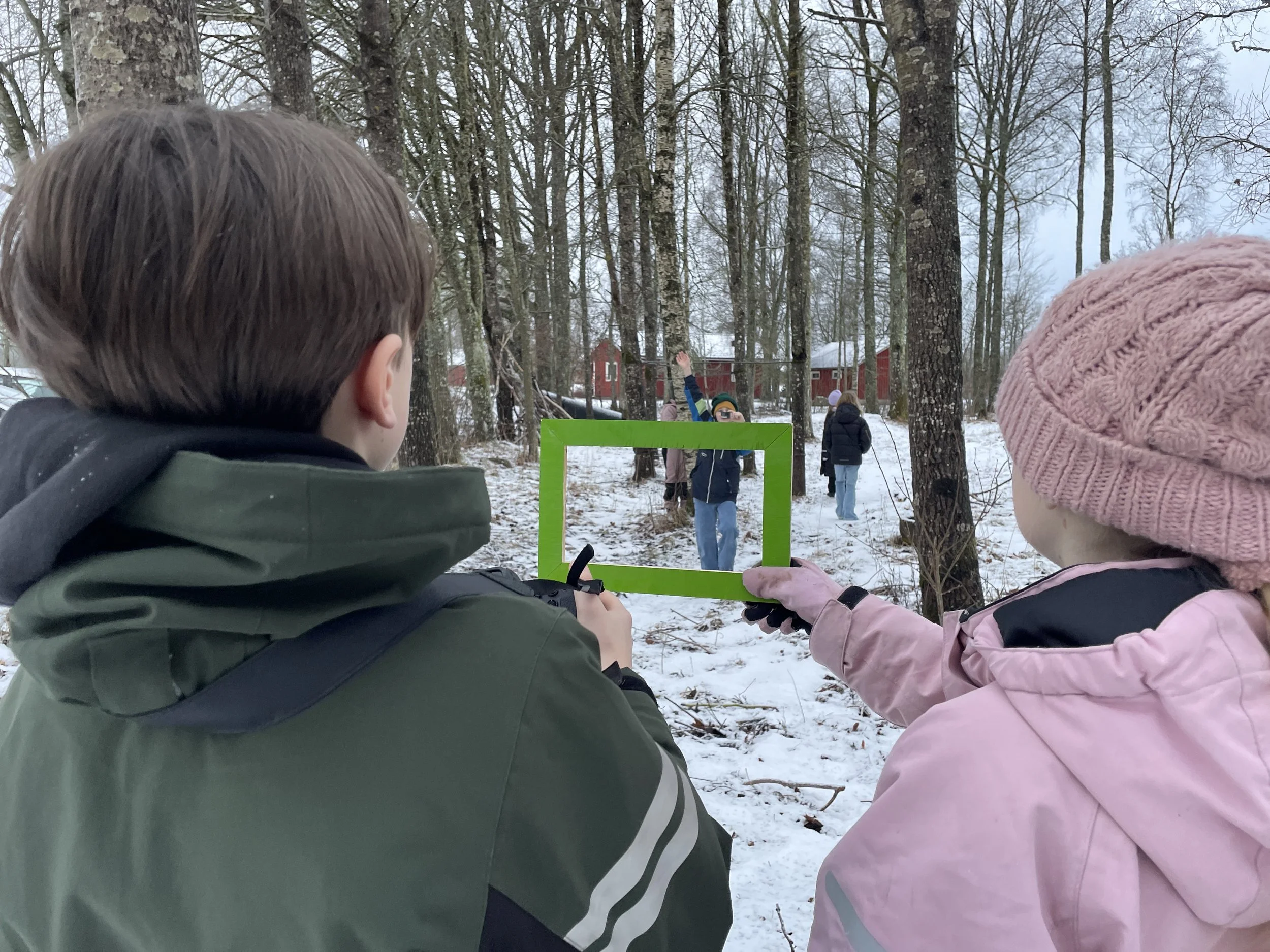 Using photo framing to identify good and not-so-good places