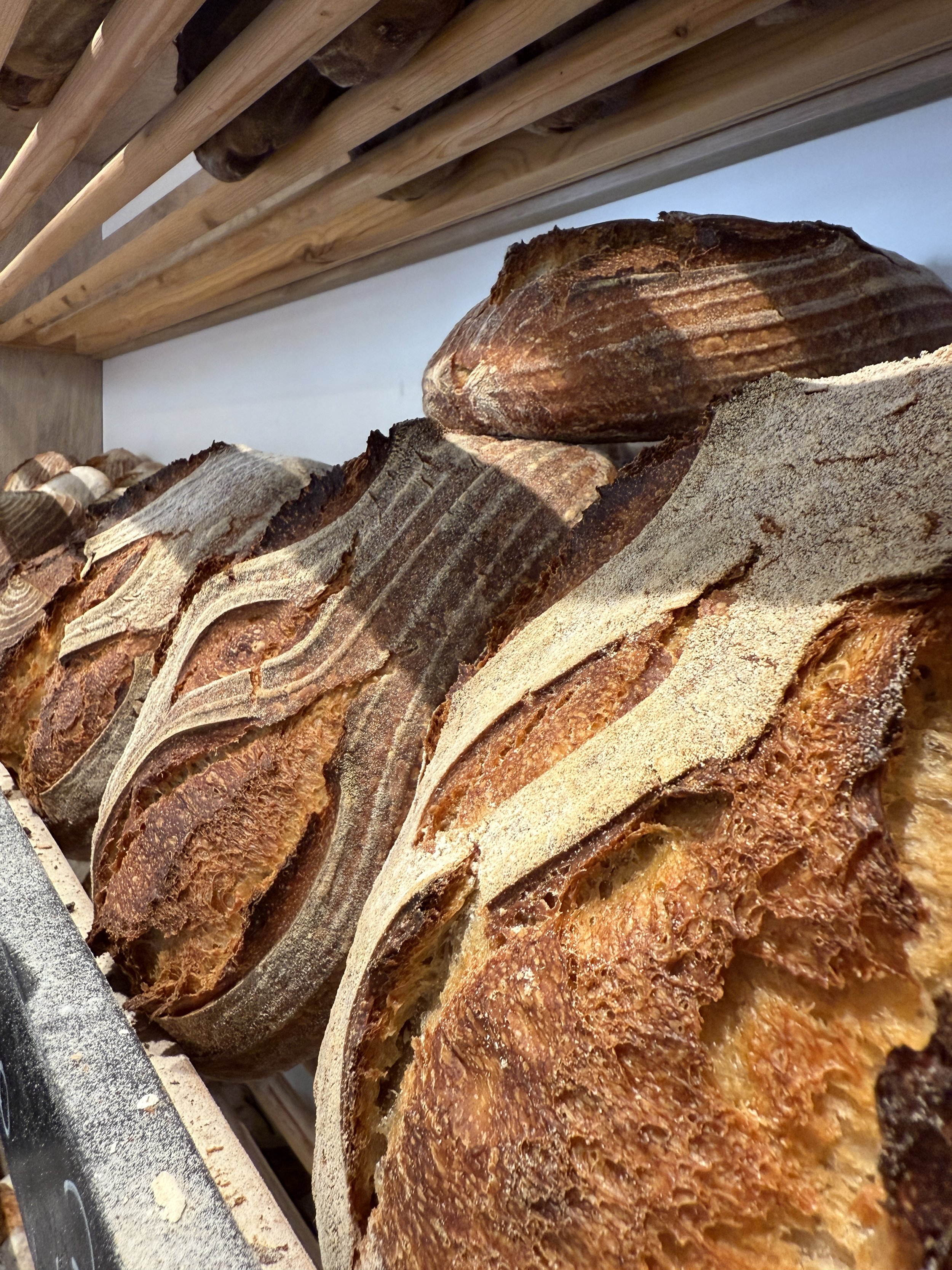 En BRØD Obrador ofrecemos un producto artesanal que devuelve el sabor del verdadero pan.
