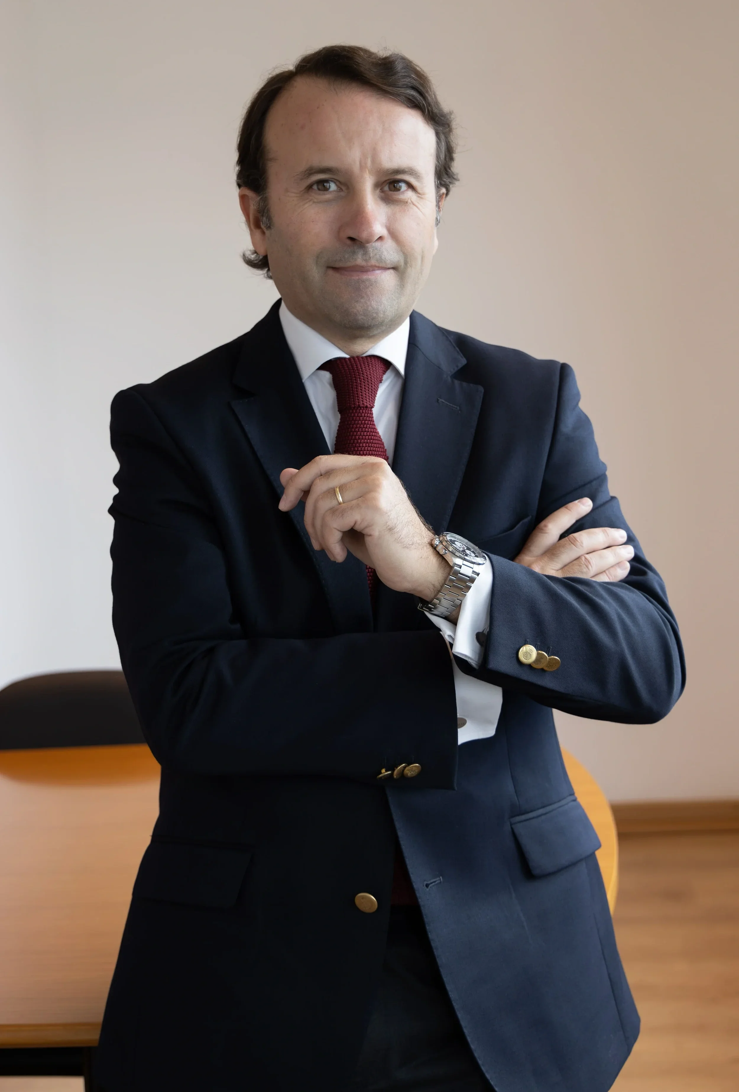 Fotografia do advogado Mário Santos Pinto, especialista em seguros, societário e contencioso.