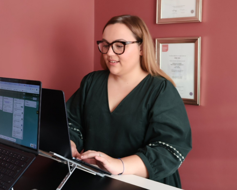 Marketing Collab founder Lauren working on computer