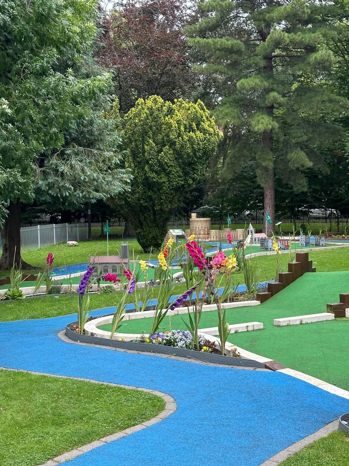 Flowers Mini Golf Course