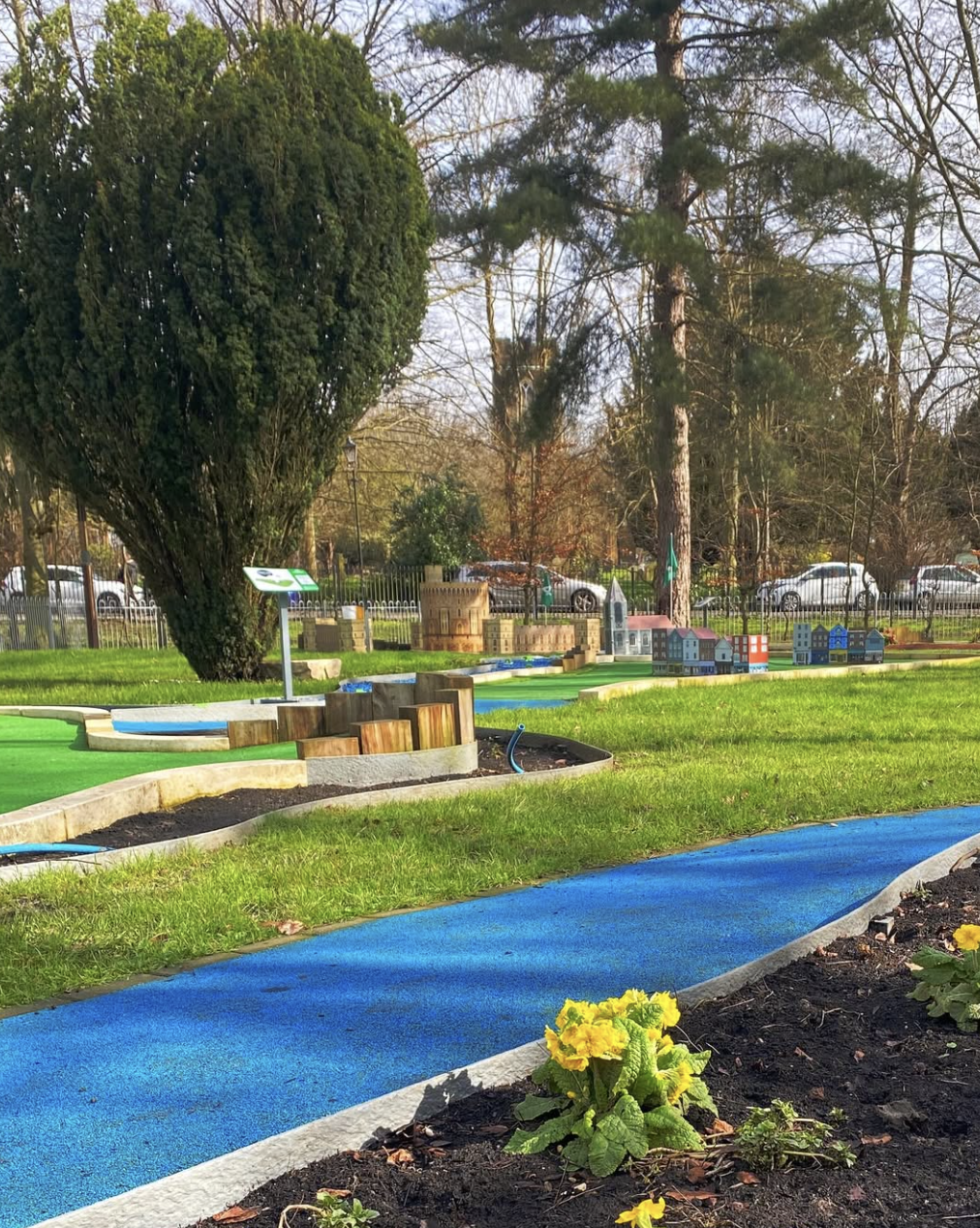 River Thames Mini Golf Course