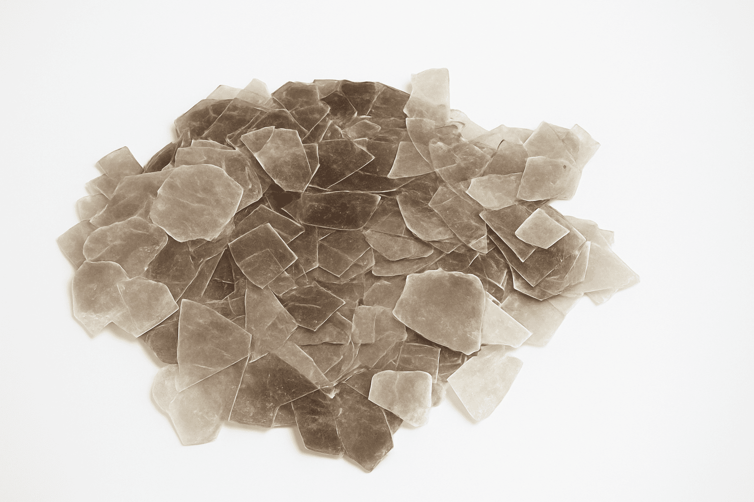 Raw material: highest grade natural mica flakes.