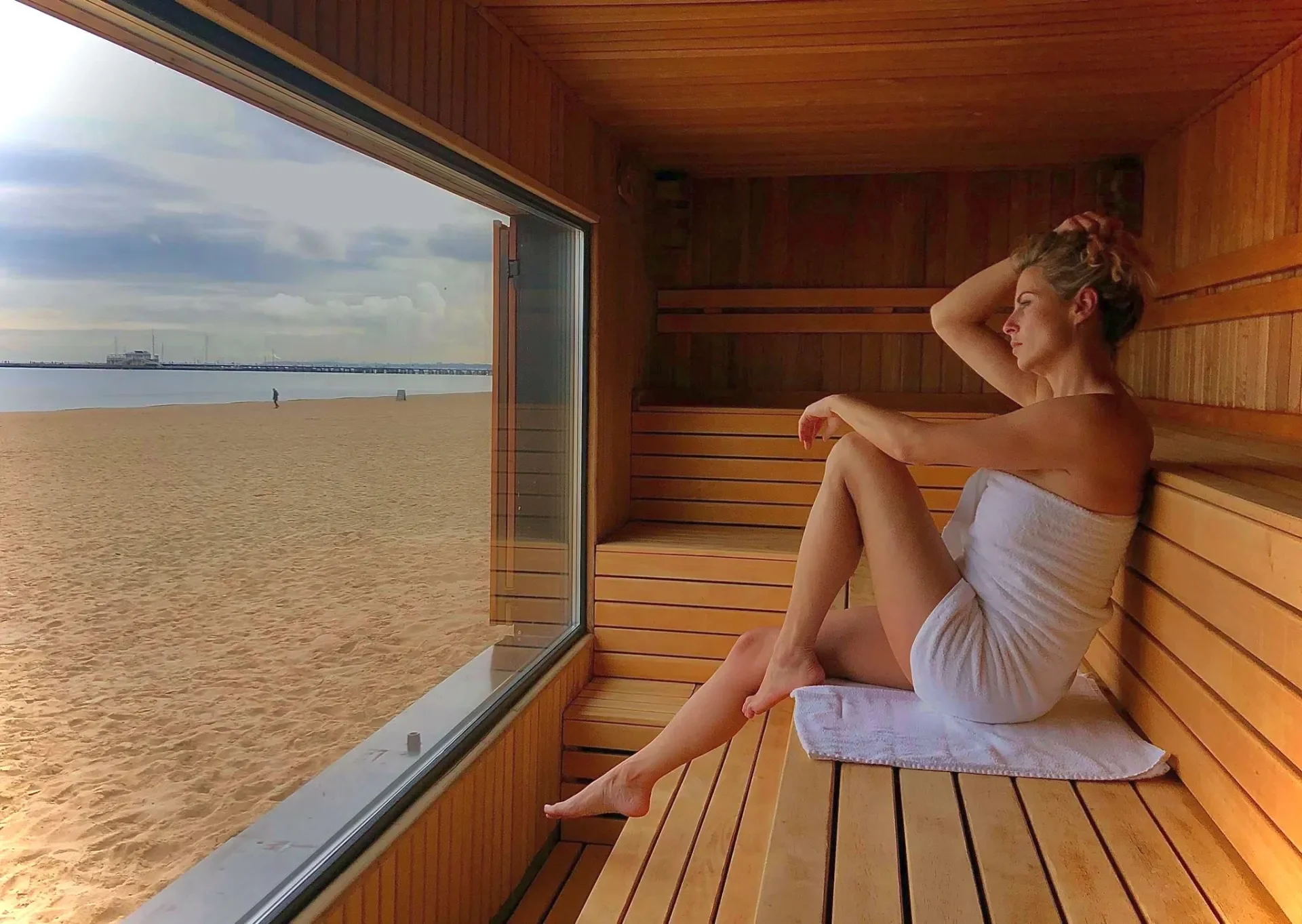 3021064-Sauna-z-widokiem-na-morze-czy-mozna-wyobrazic-sobie-lepsze-miejsce-na-chlodne-jesienne-dni.webp