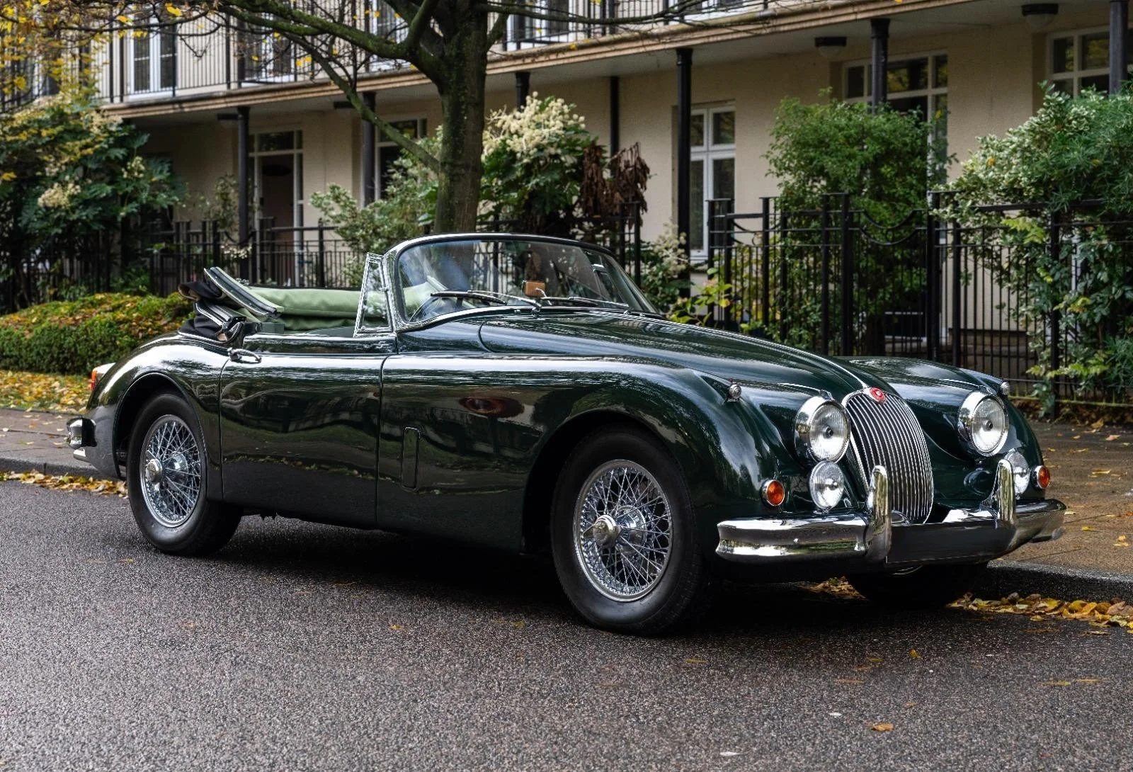 For sale by private treaty
1960 Jaguar XK150 3.8 ‘S’ Drophead Coupe