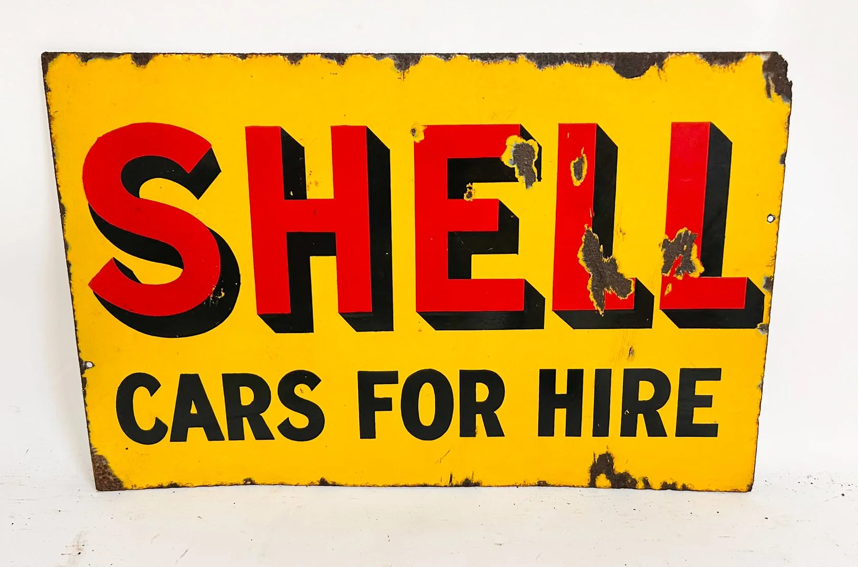 Friday 17th July from 10am
Summer Automobilia
Including many Lots of fine Petroliana
View Catalogue