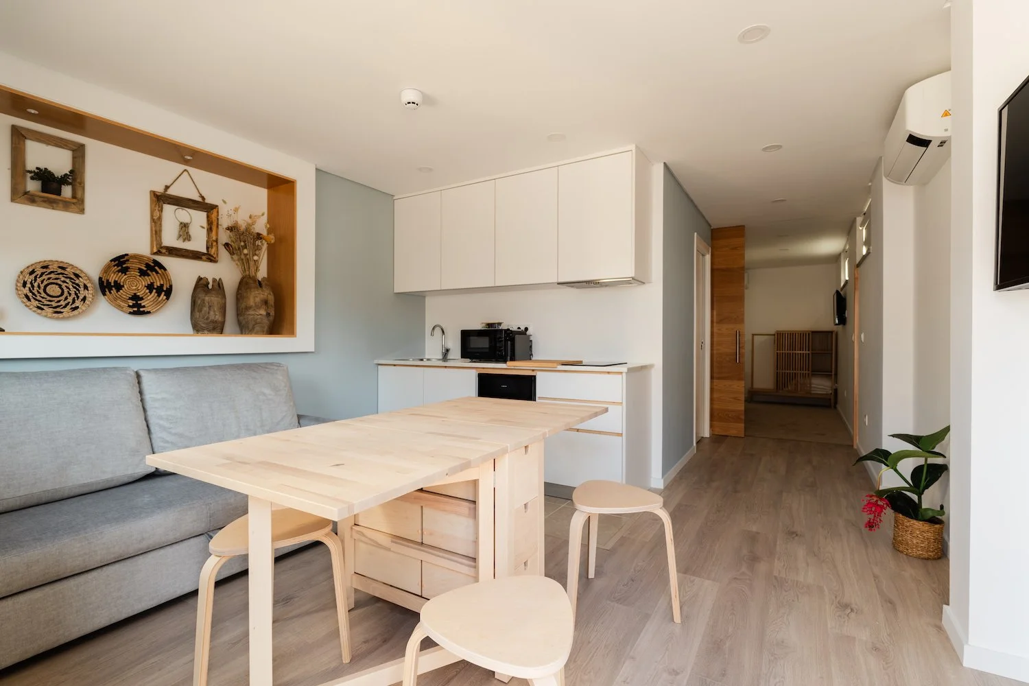 Apartamento no piso térreo - 108 - Kitchenette e sala de jantar e trabalho