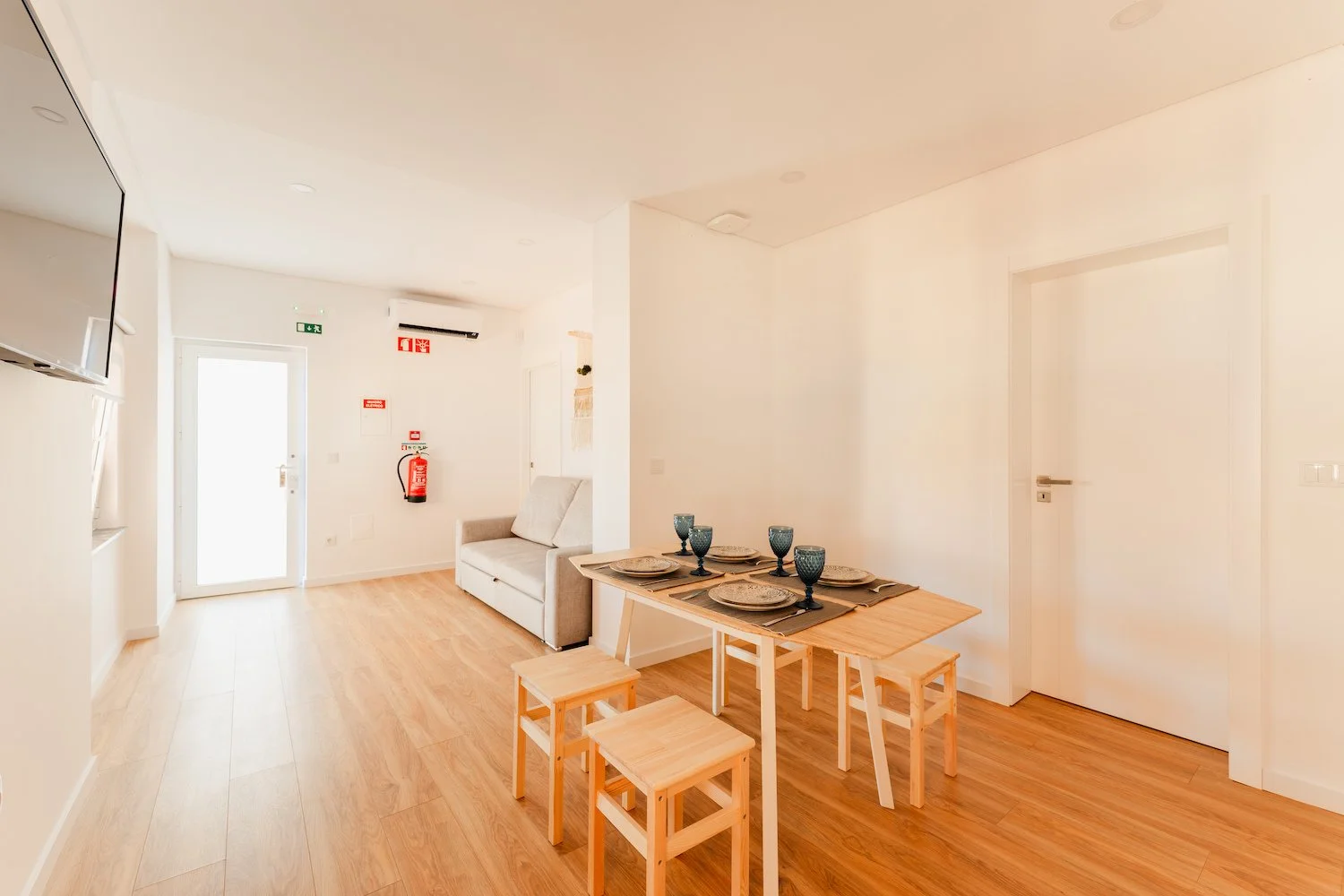 Apartamento com vista para piscina - 107 - Vista geral