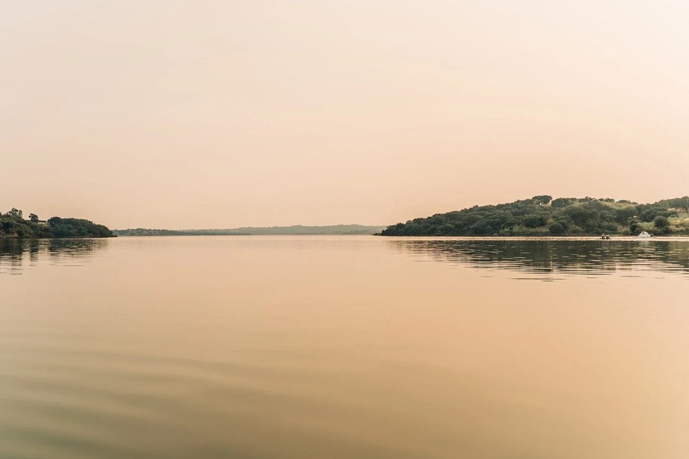 a tranquila Barragem do Maranhão, junto à vila de Avis no Alto Alentejo