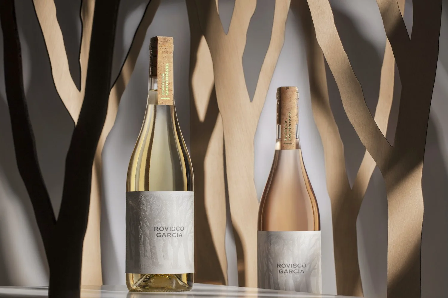 Garrafas de vinho branco e rosé Rovisco Garcia, Alentejo