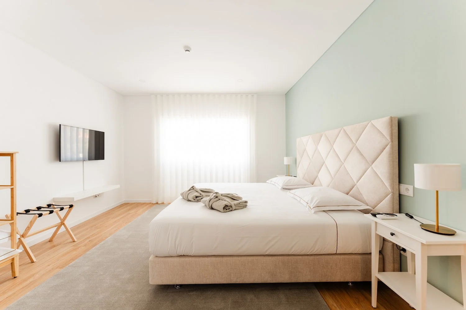 Apartamento com vista para piscina - 107 - Quarto com cama casal