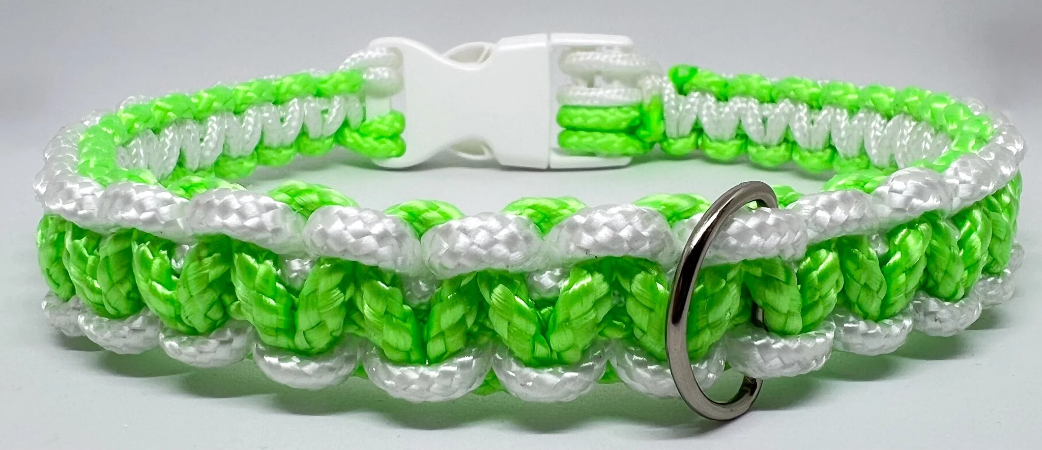 Collier Cobra - Vert & Blanc