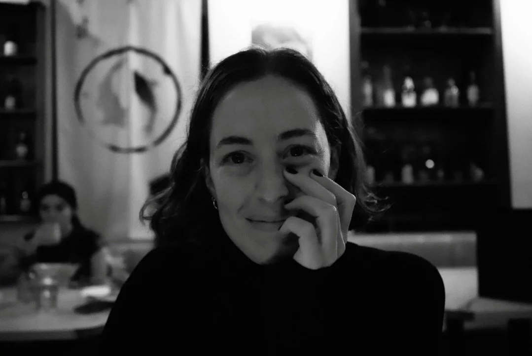 Soy Victoria.

Arranqu&eacute; mi carrera como arquitecta dise&ntilde;ando distintos tipos de espacios, pero con el tiempo me fui acercando al mundo gastron&oacute;mico&hellip;y ah&iacute; encontr&eacute; algo que realmente me mueve.

Porque un resta