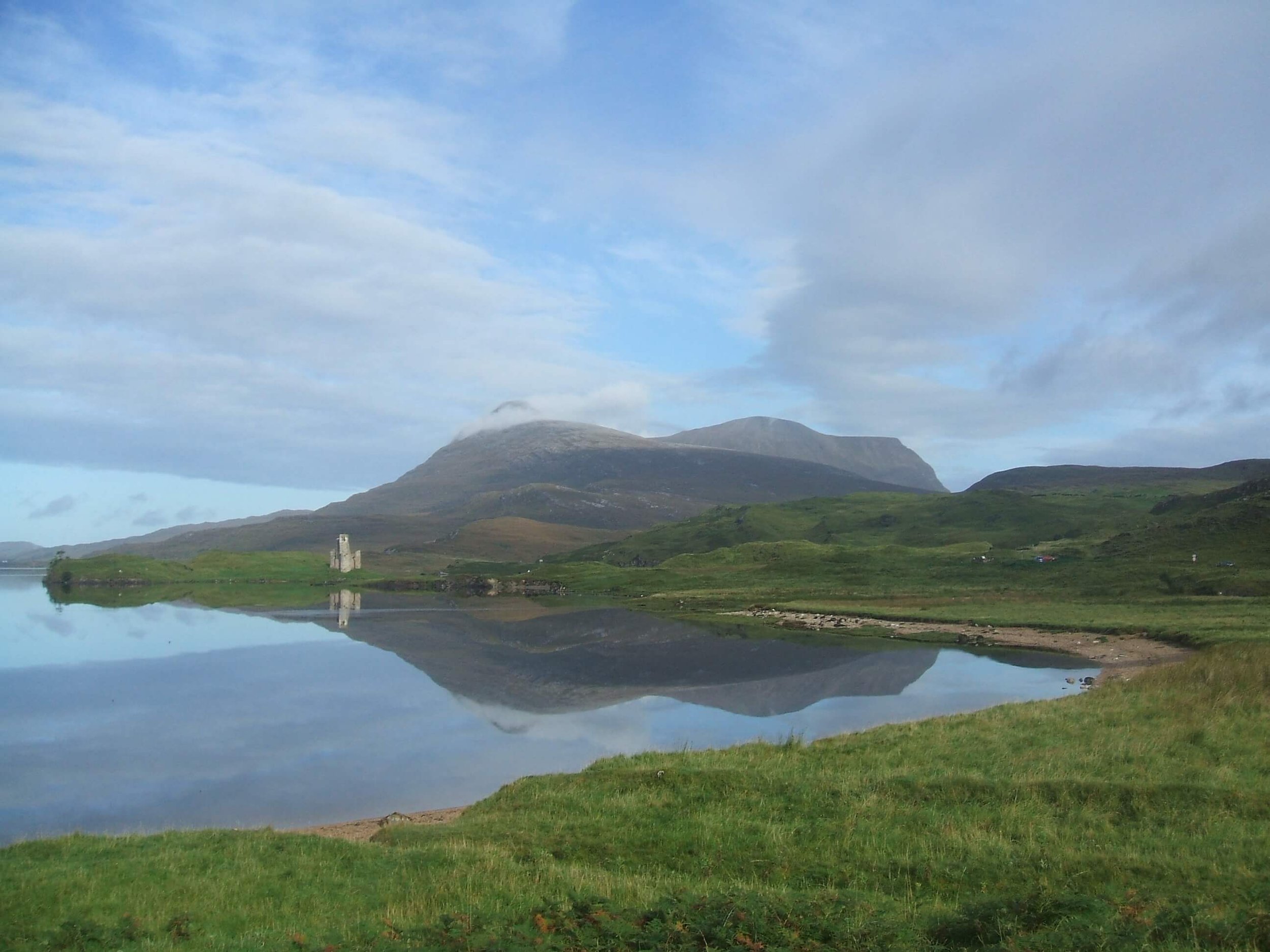 ardvreck-castle-loch-assynt-mountains.jpeg