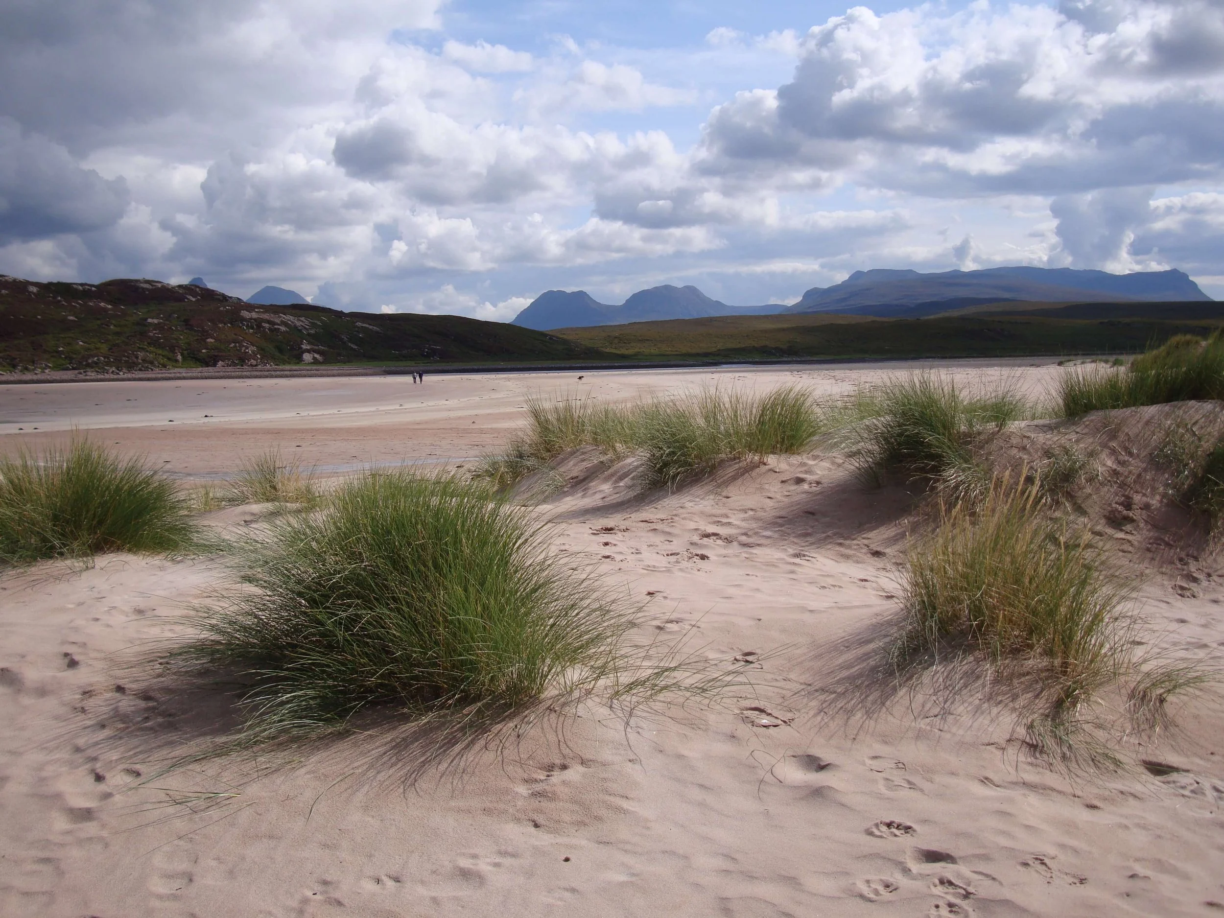 achnahaird-beach-sand-mountains.jpeg