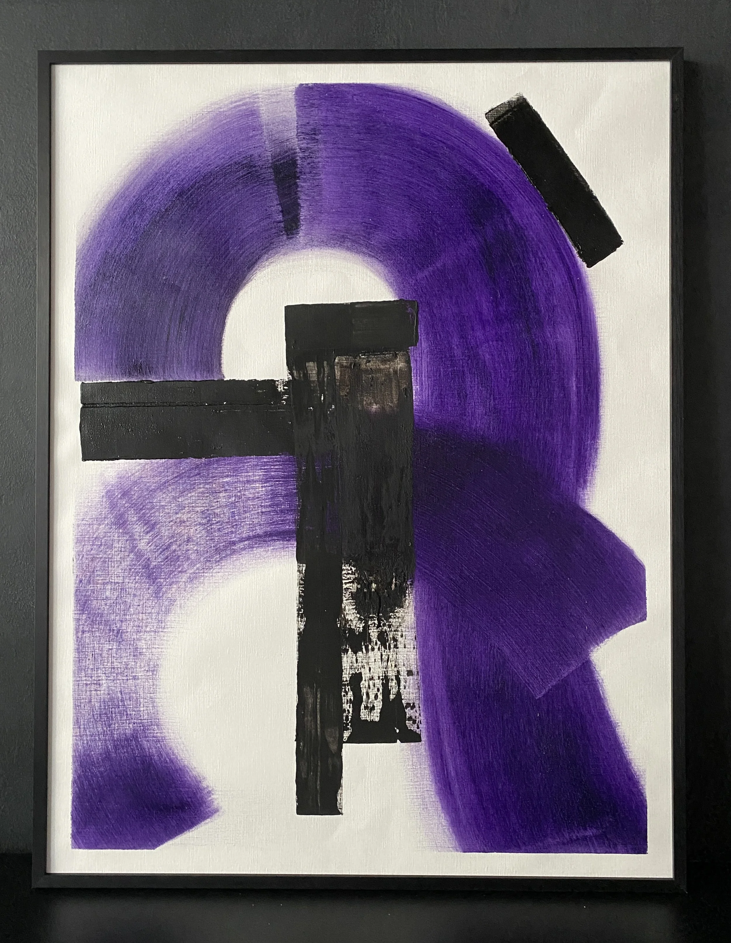 Lumières Noires violet, Réalisée en 2023, cette œuvre est unique.
Monogrammé (en bas) puis signé, daté et titré 'Nadia Barbotin Lumières Noires 2023
Peinture à l'huile sur papier
52 x 67 cm