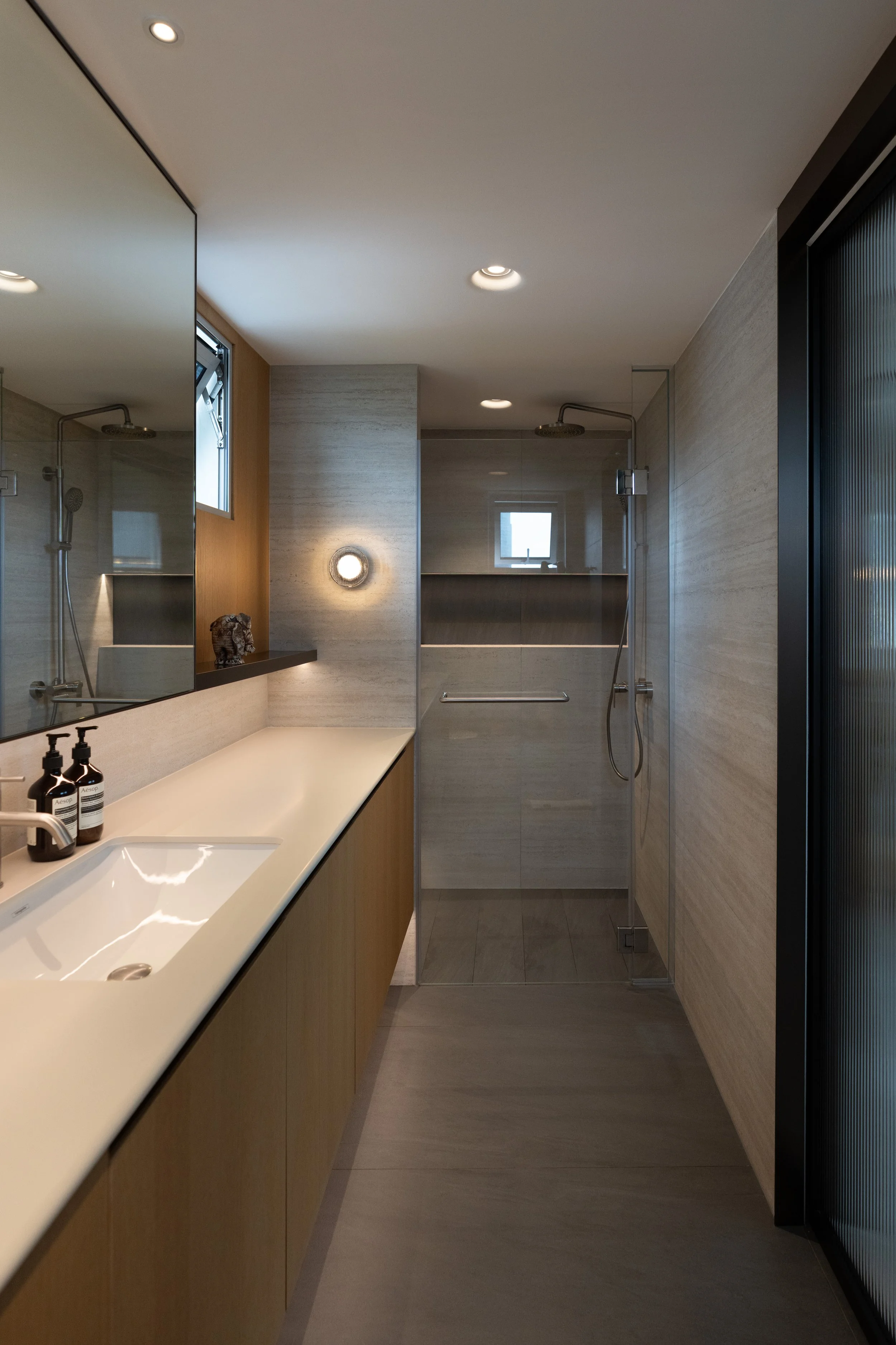 MASTER BATHROOM 03.jpg