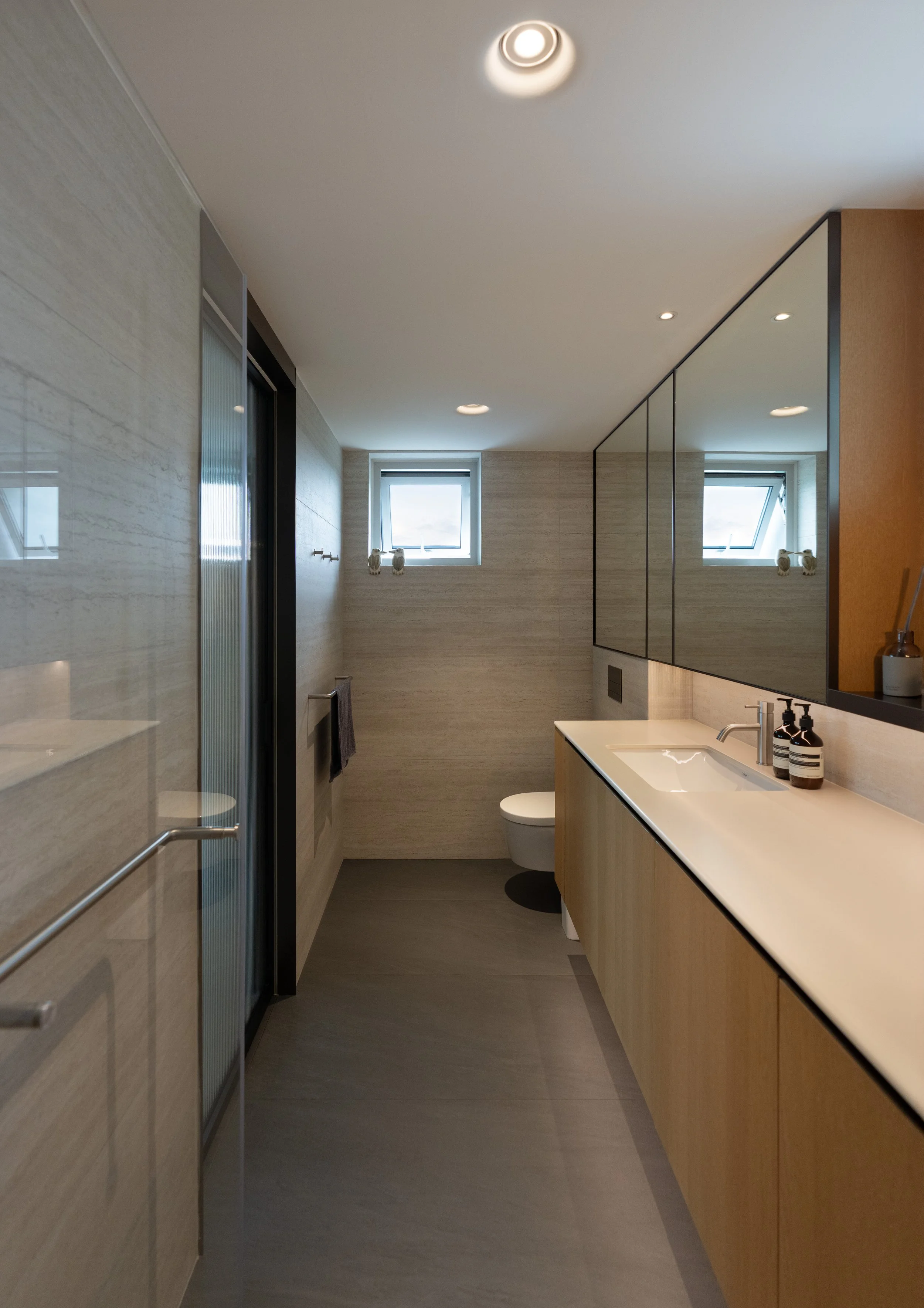 MASTER BATHROOM 07.jpg