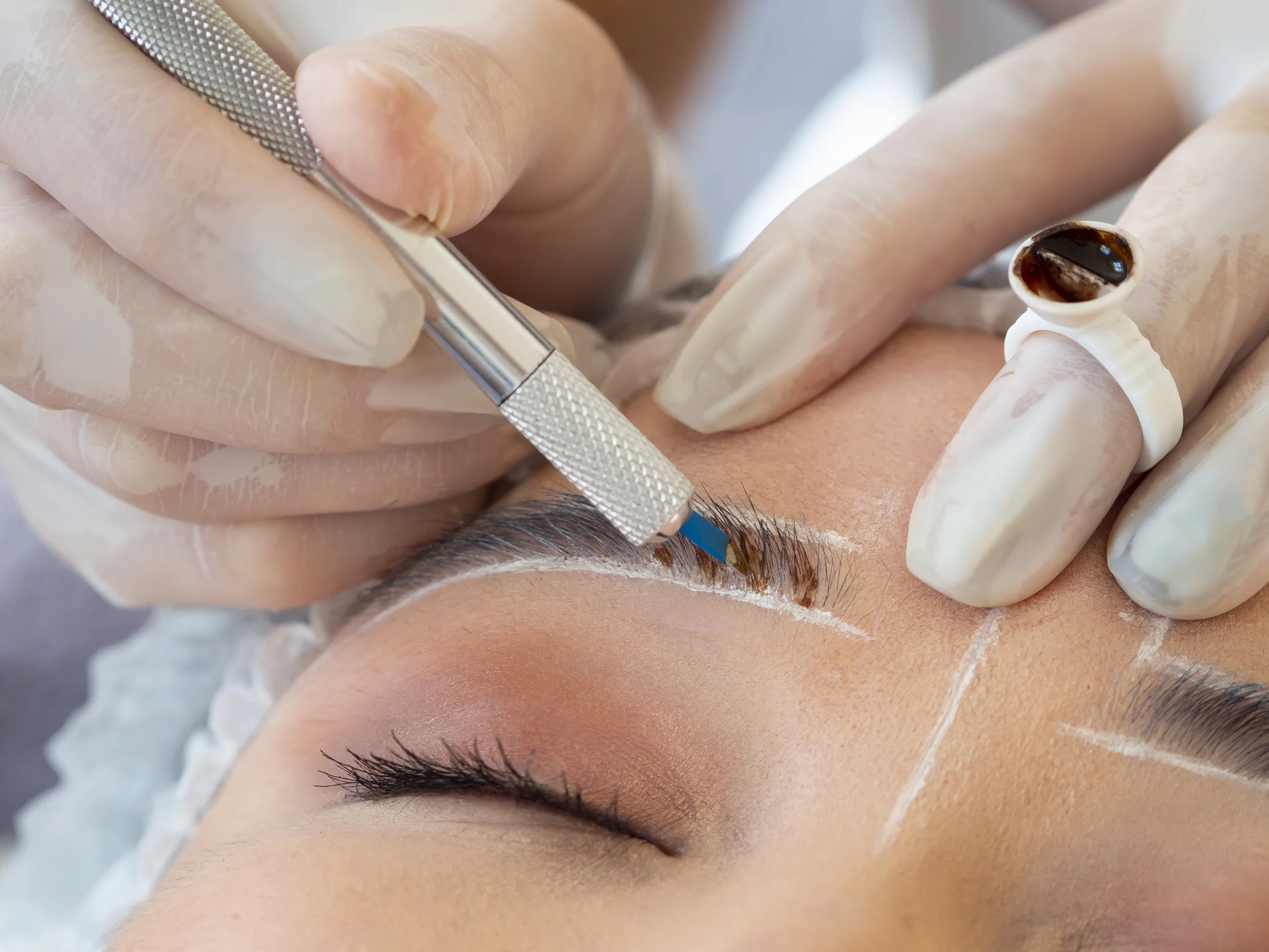 Brow Lamination and Lash Lifts in Singapore: The Low-Maintenance Glam Upgrade