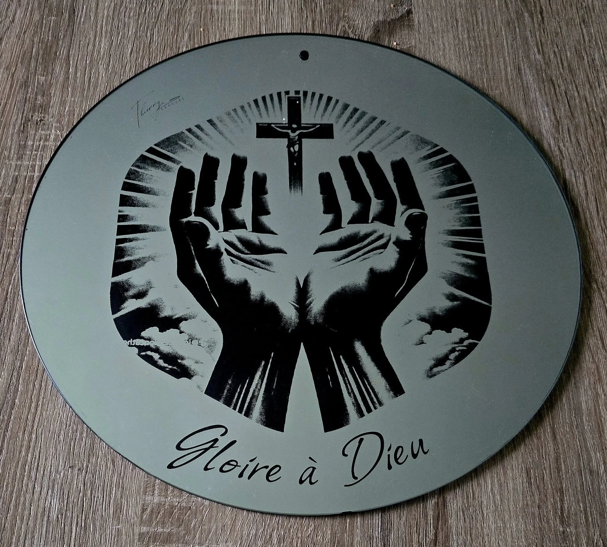 Gravure sur miroir ( Gloire à Dieux )