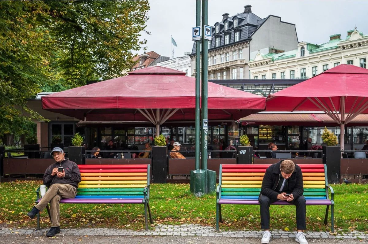 Landsbygdsbor kan faktiskt sätta upp sina egna bänkar