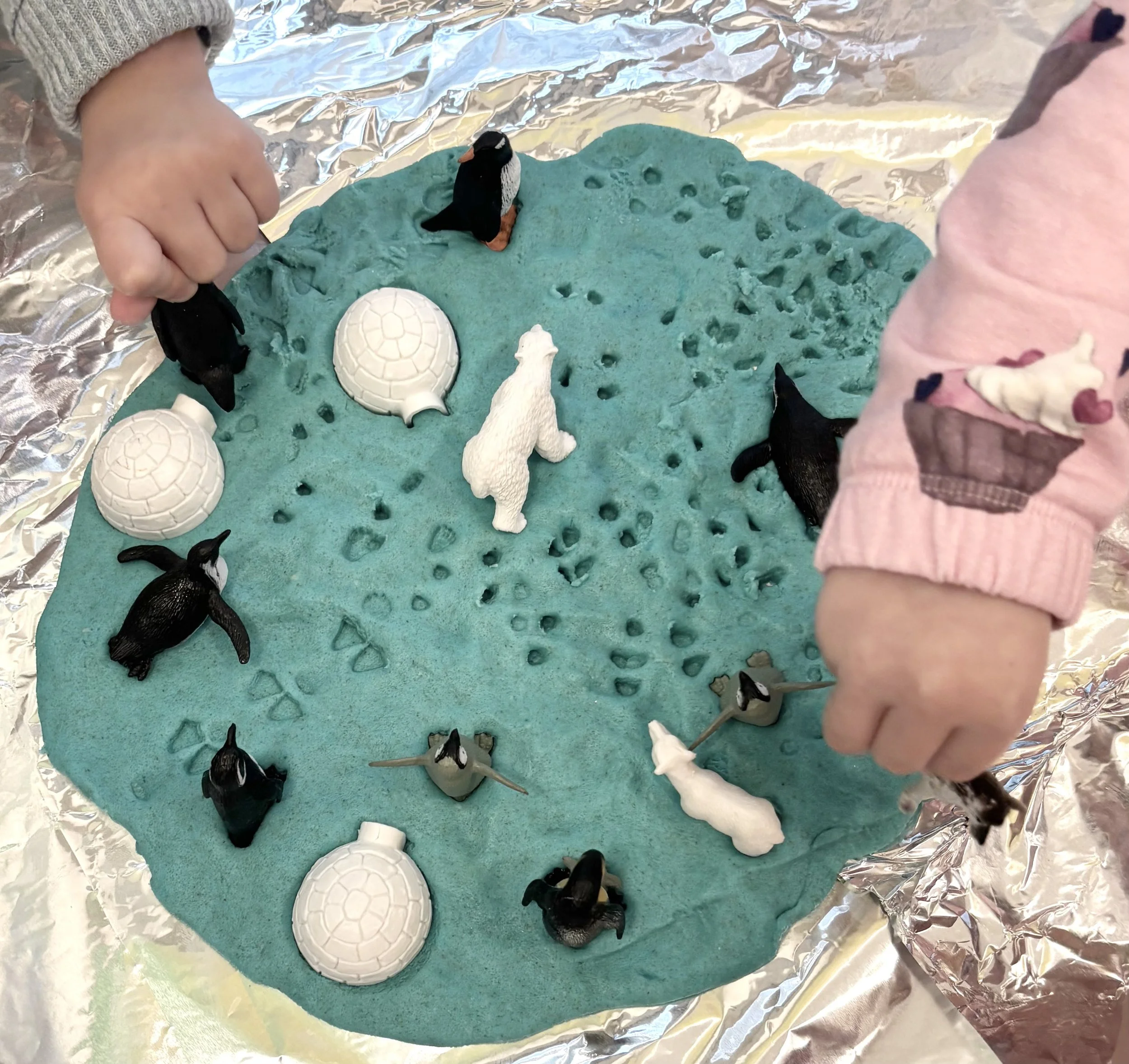 Warum Kinder Wiederholungen lieben – und was dabei im Gehirn passiert