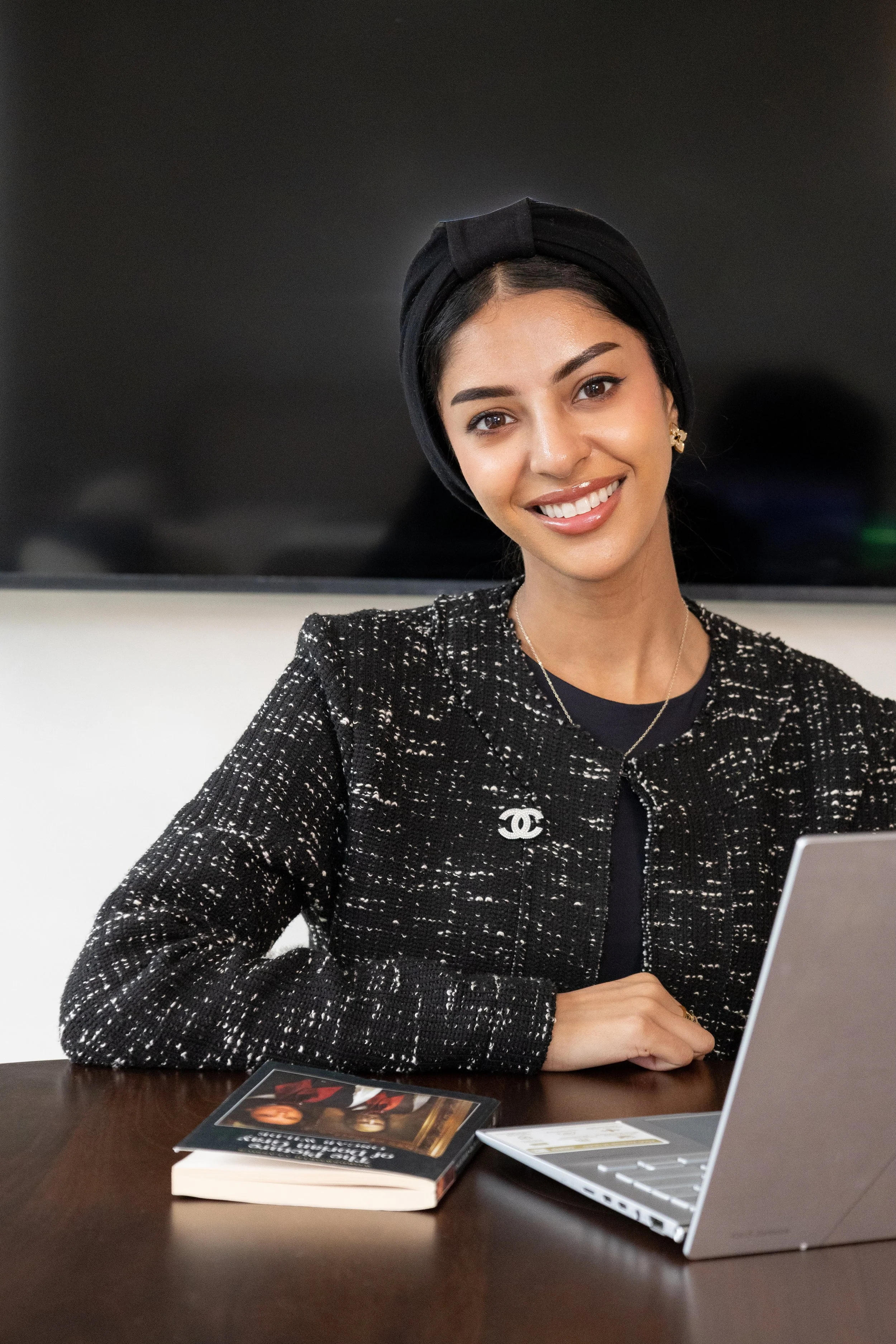 1+ English Tutor London, 13+ Common Entrance Prep, UK Independent School Consultant, Elite Academic Mentoring, Eton College Entrance Help.