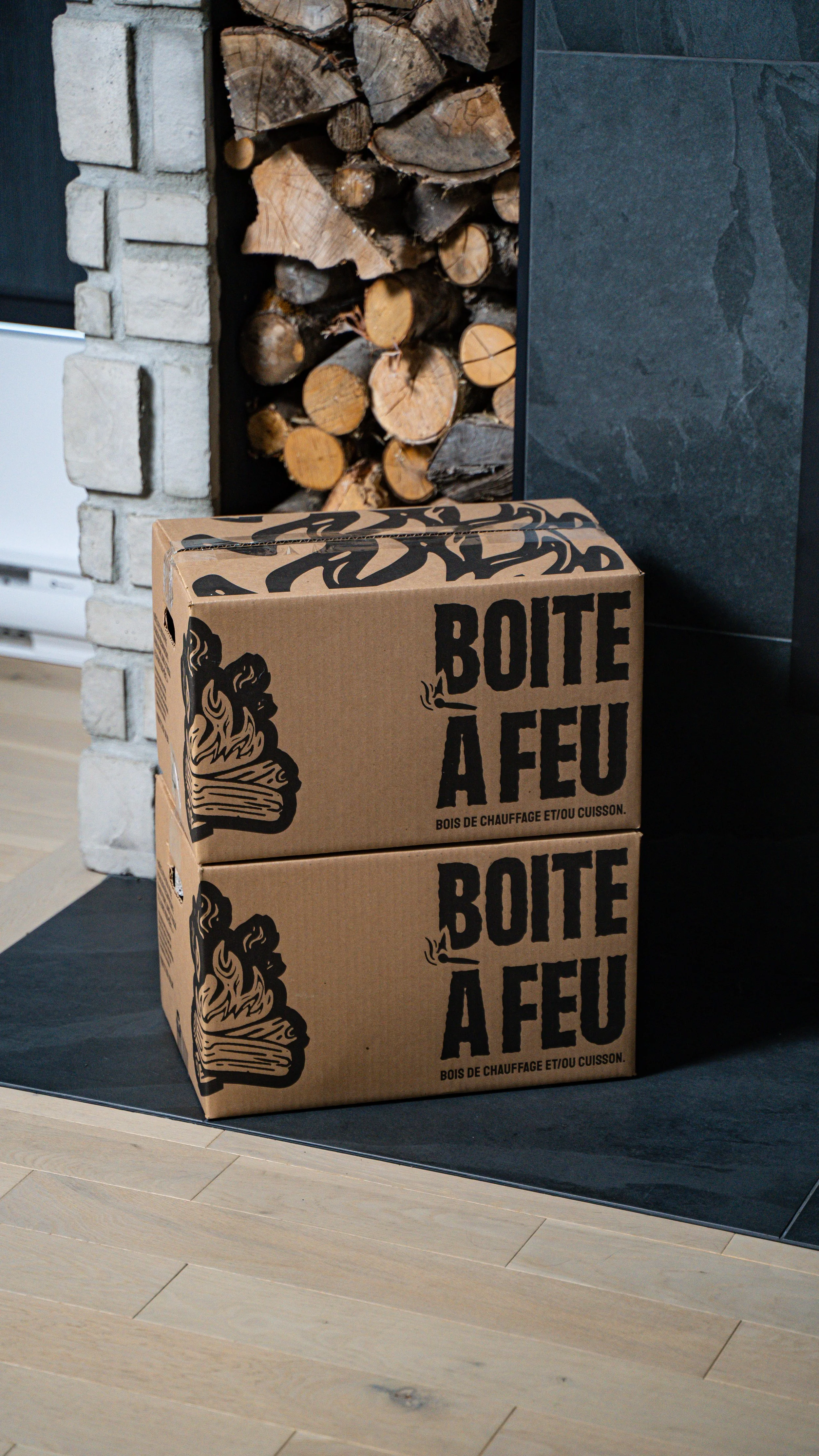 Boîte d'environ 12 bûches