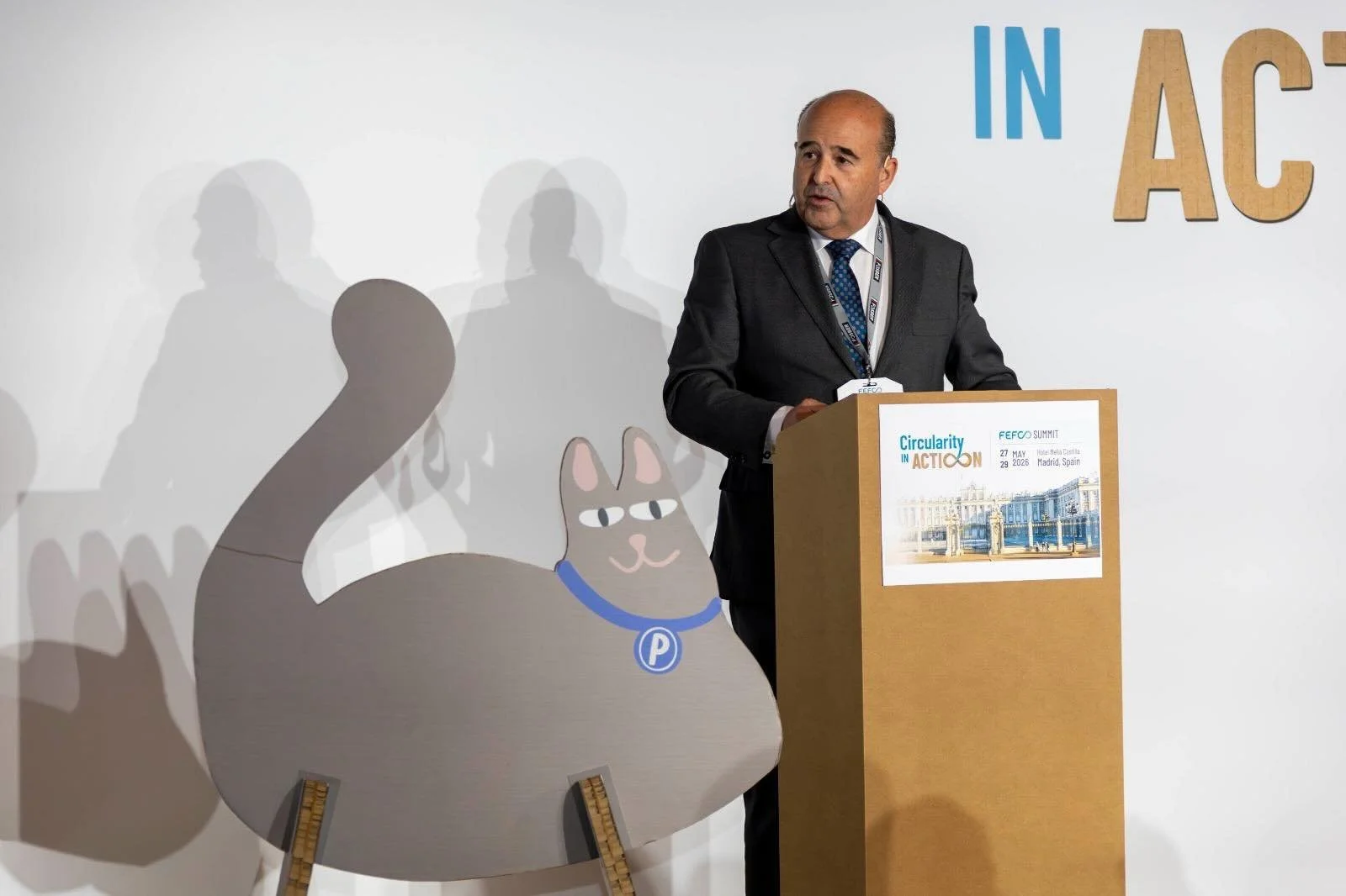 Pelton tambi&eacute;n se ha dejado ver en #FEFCO2026.
La protagonista de nuestra #Misi&oacute;nAzul estuvo en el summit &ldquo;Circularity in Action&rdquo;, un punto de encuentro para seguir pensando el futuro de los envases desde la innovaci&oacute;
