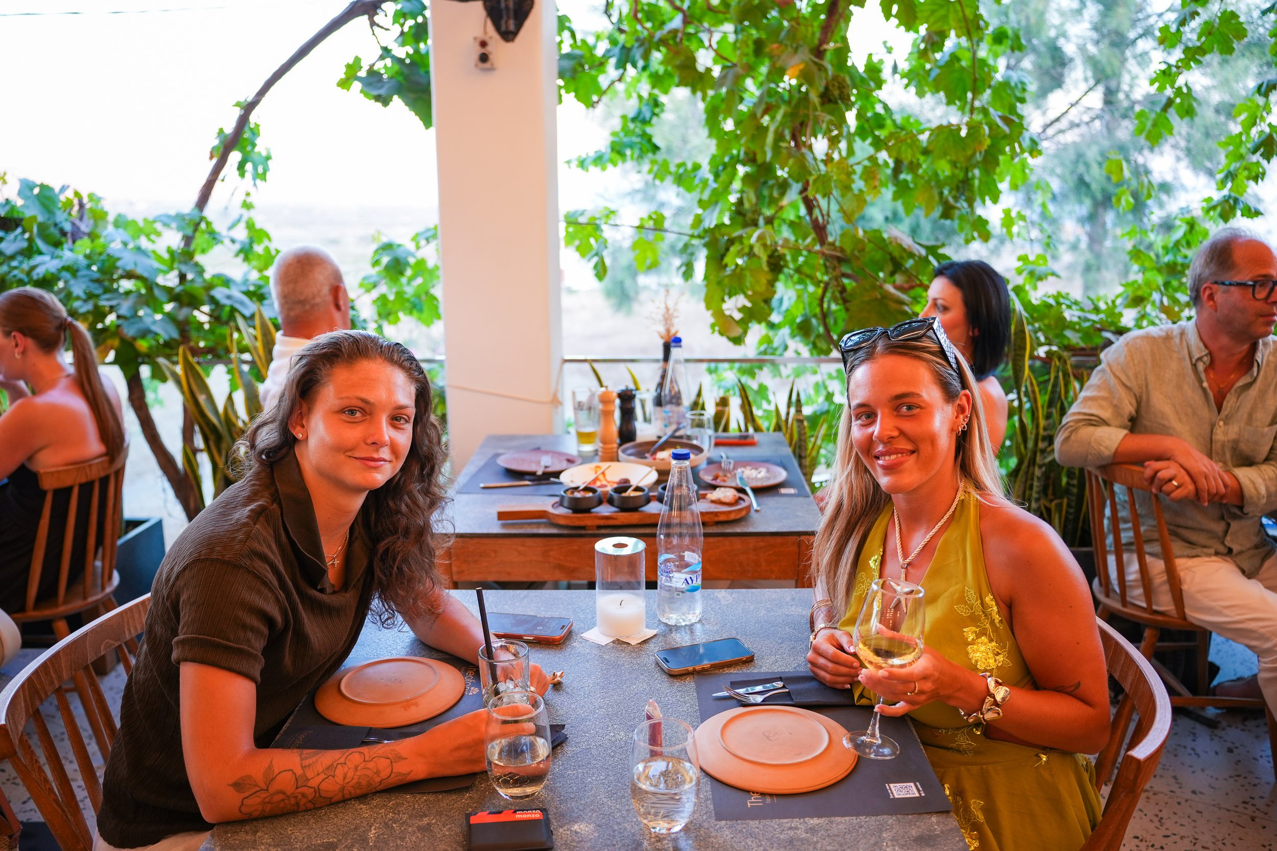 theofanis greek night 18-7-77.jpg