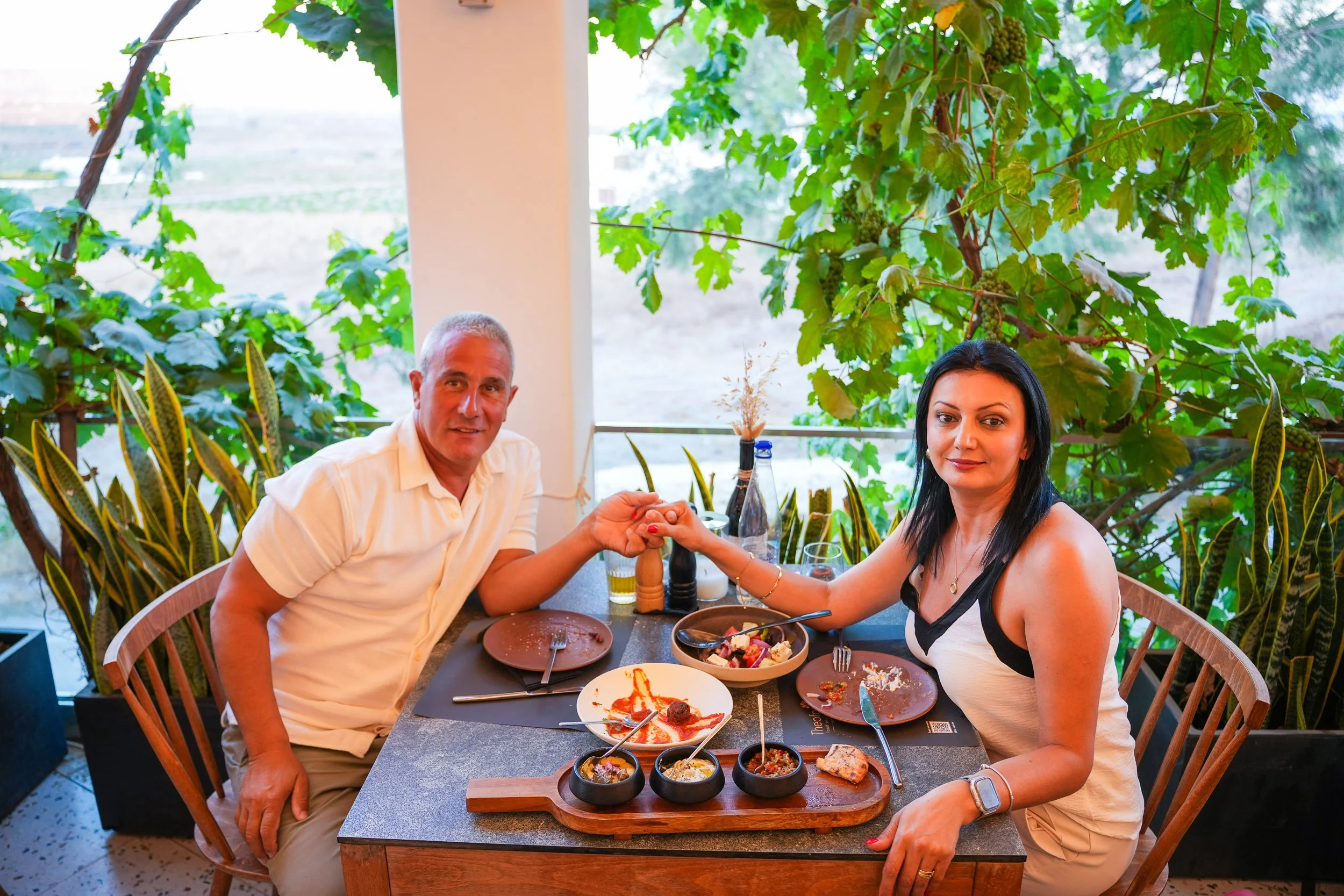 theofanis greek night 18-7-74.jpg