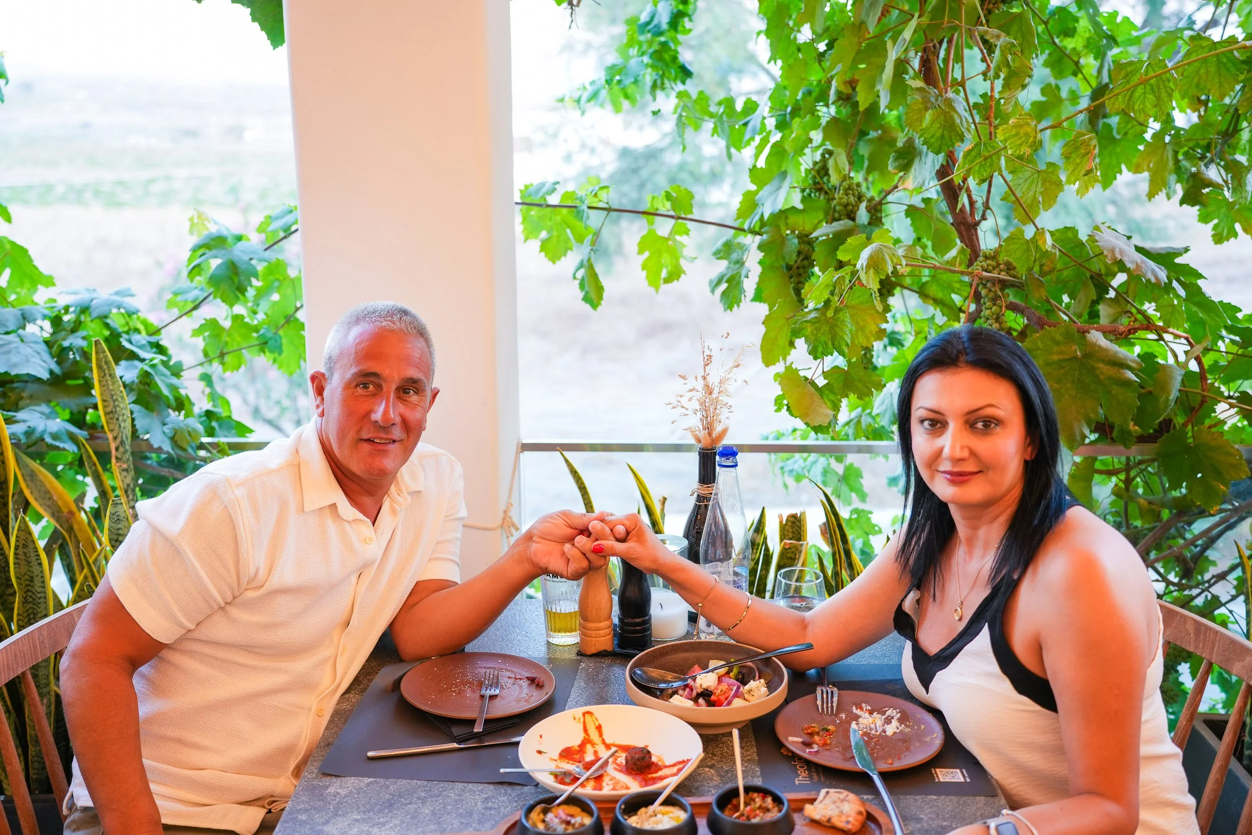 theofanis greek night 18-7-73.jpg