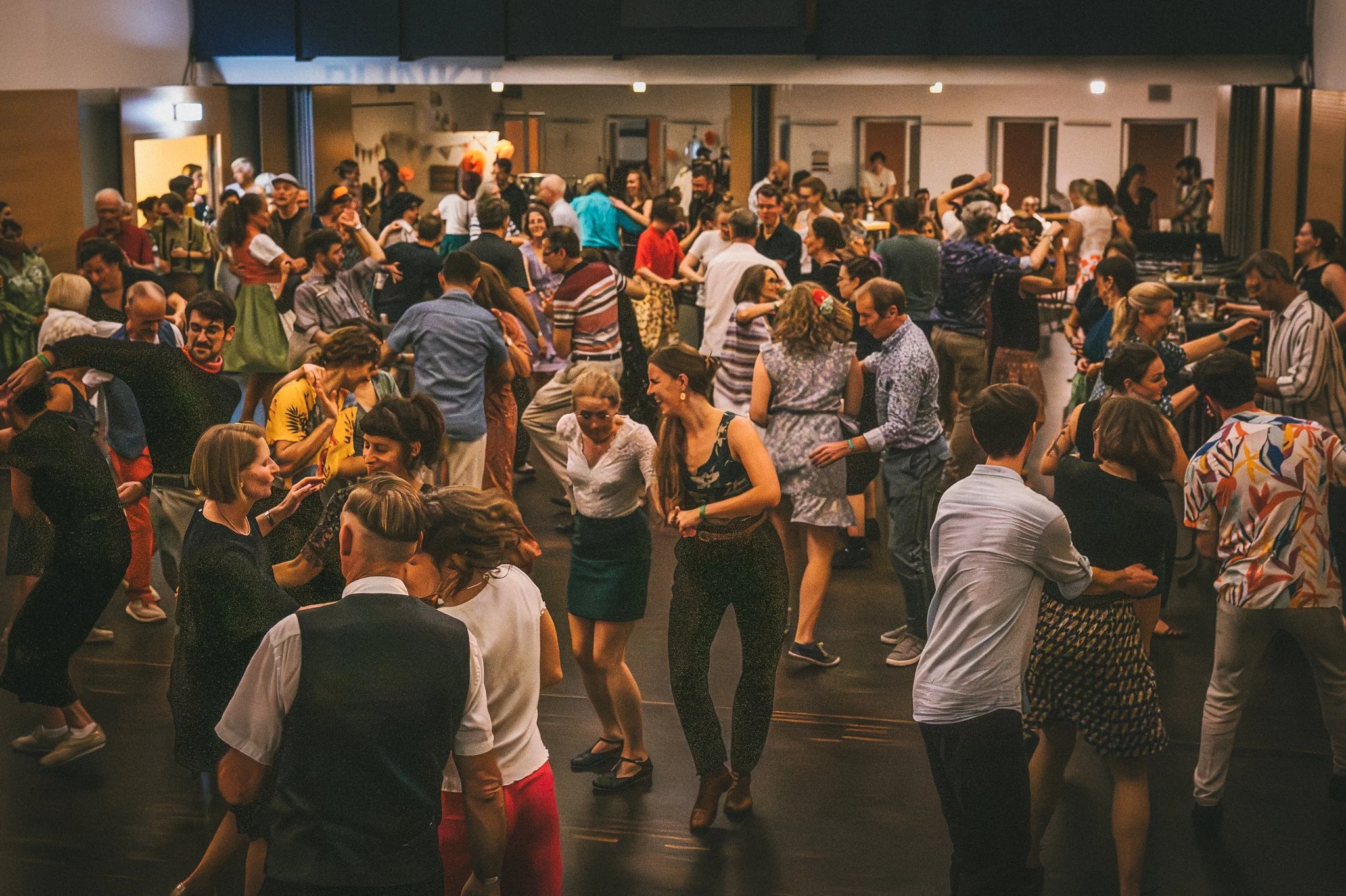 Web_184rosyhoppers-social-dancefloor-full Ida.jpg