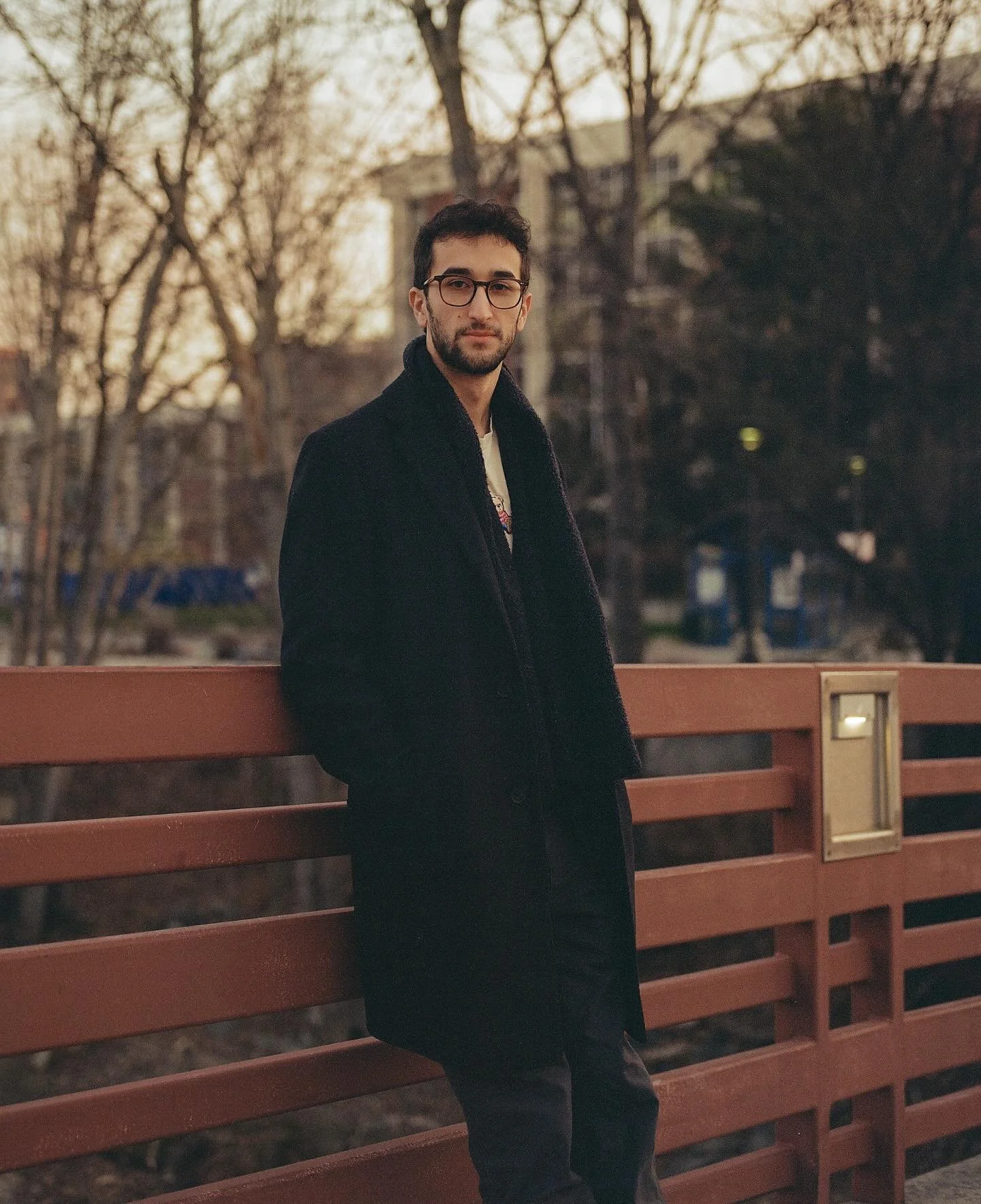 A trench coat man
-
-
#filmportrait #120mmfilm #photography