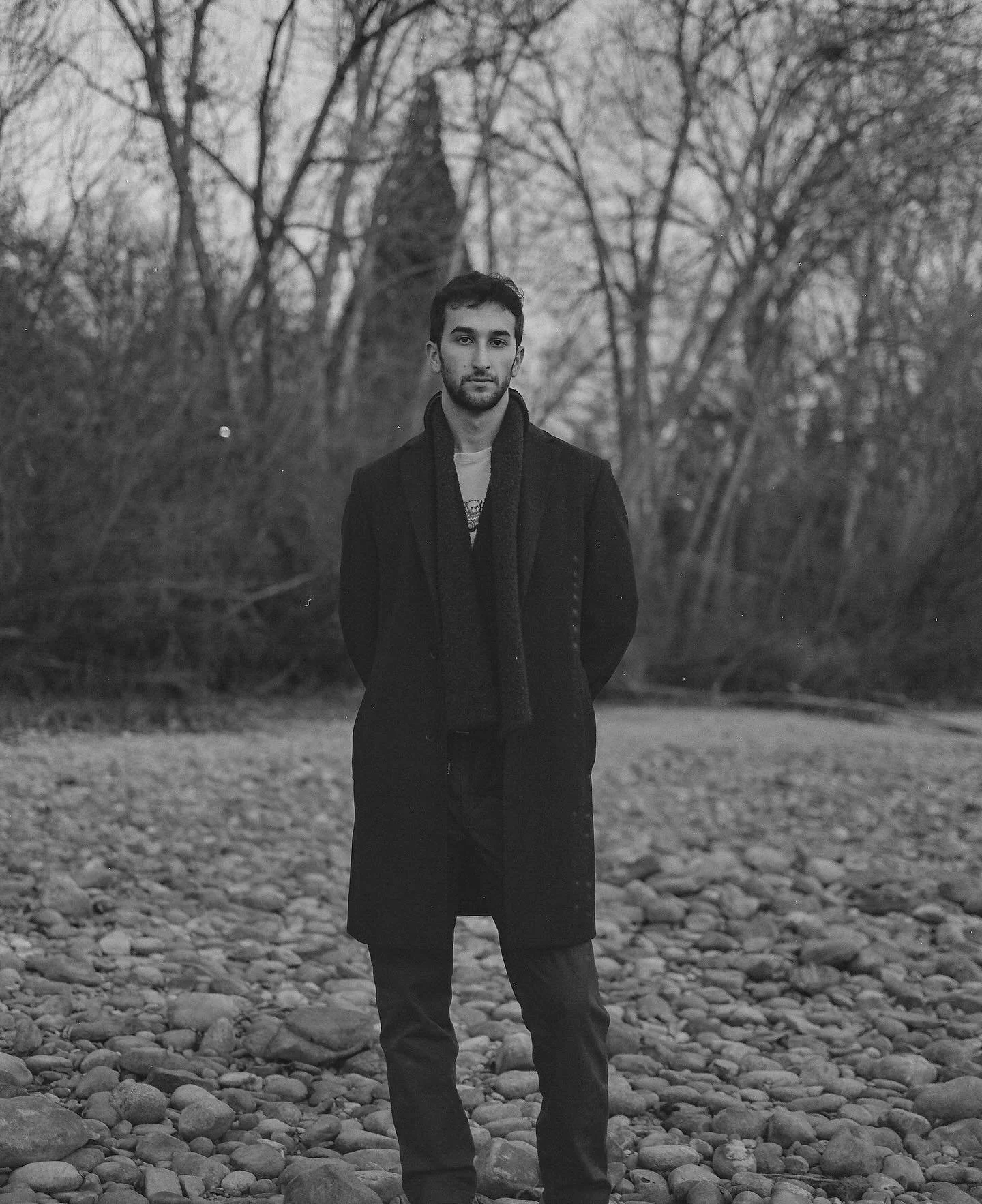 In the dead of winter
-
-
#mamiya #ilfordhp5 #120mm #blackandwhitephotography #portrait #thedarkroomlab #model #filmphoto