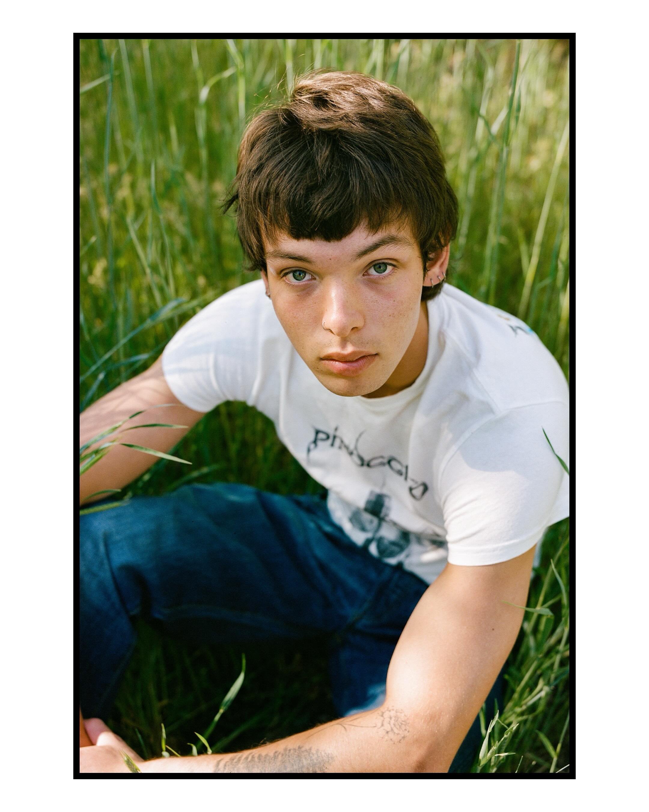 Cohen on 120 film 🌱

While I love doing senior and couple photos, I forget how much simple film portraits like these brings me so much joy. I remember sitting in class just thinking about all of the different poses I could come up with and being so 