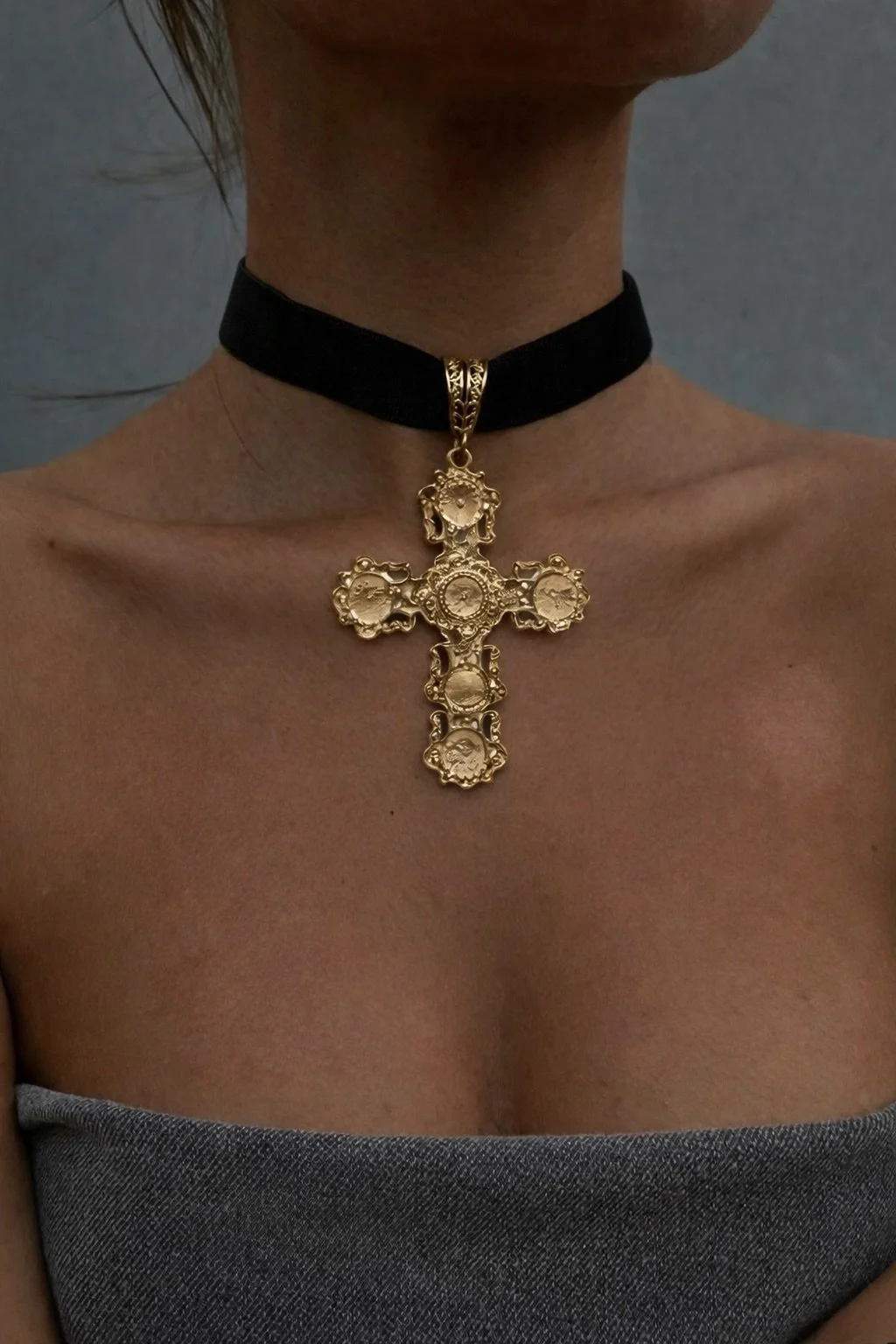 Relic of Devotion Choker