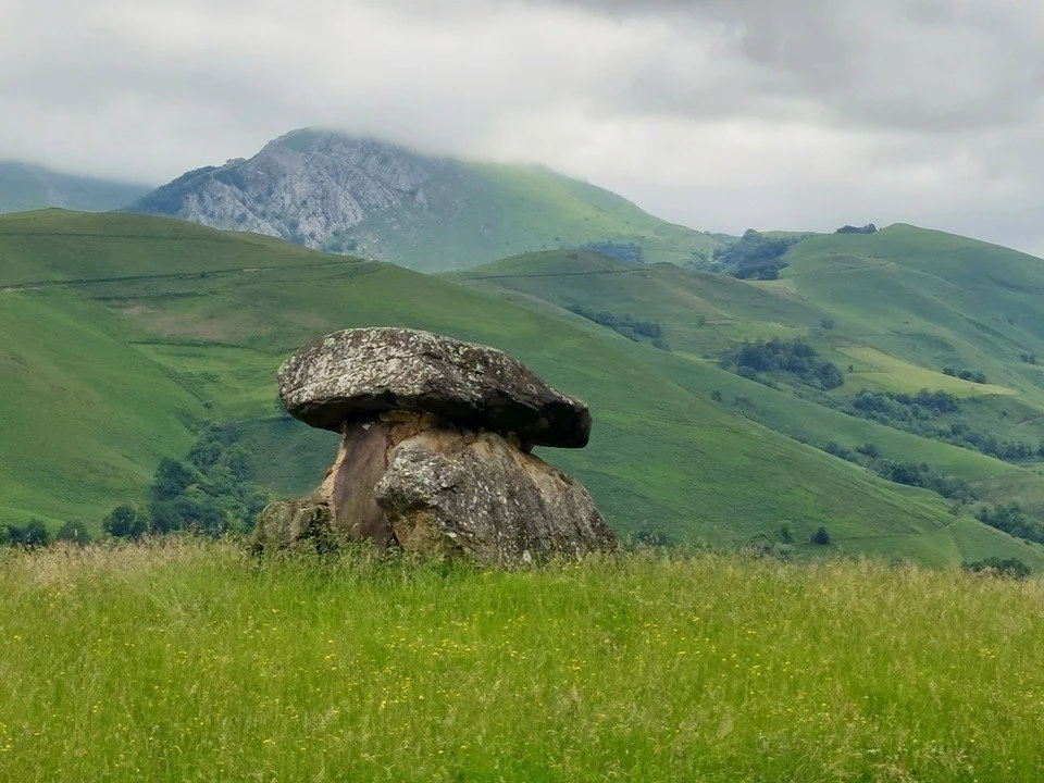 Dolmen de Gasteynia, Mendive, France